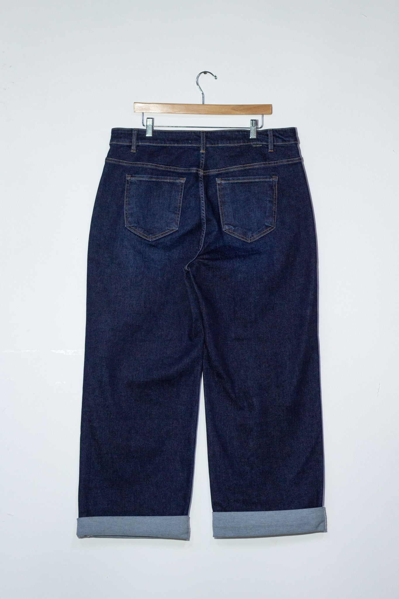 Jeans recto crop c/dobles osc