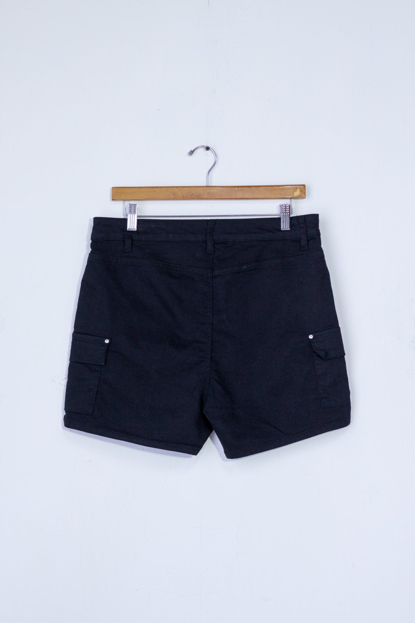 Short cargo negro