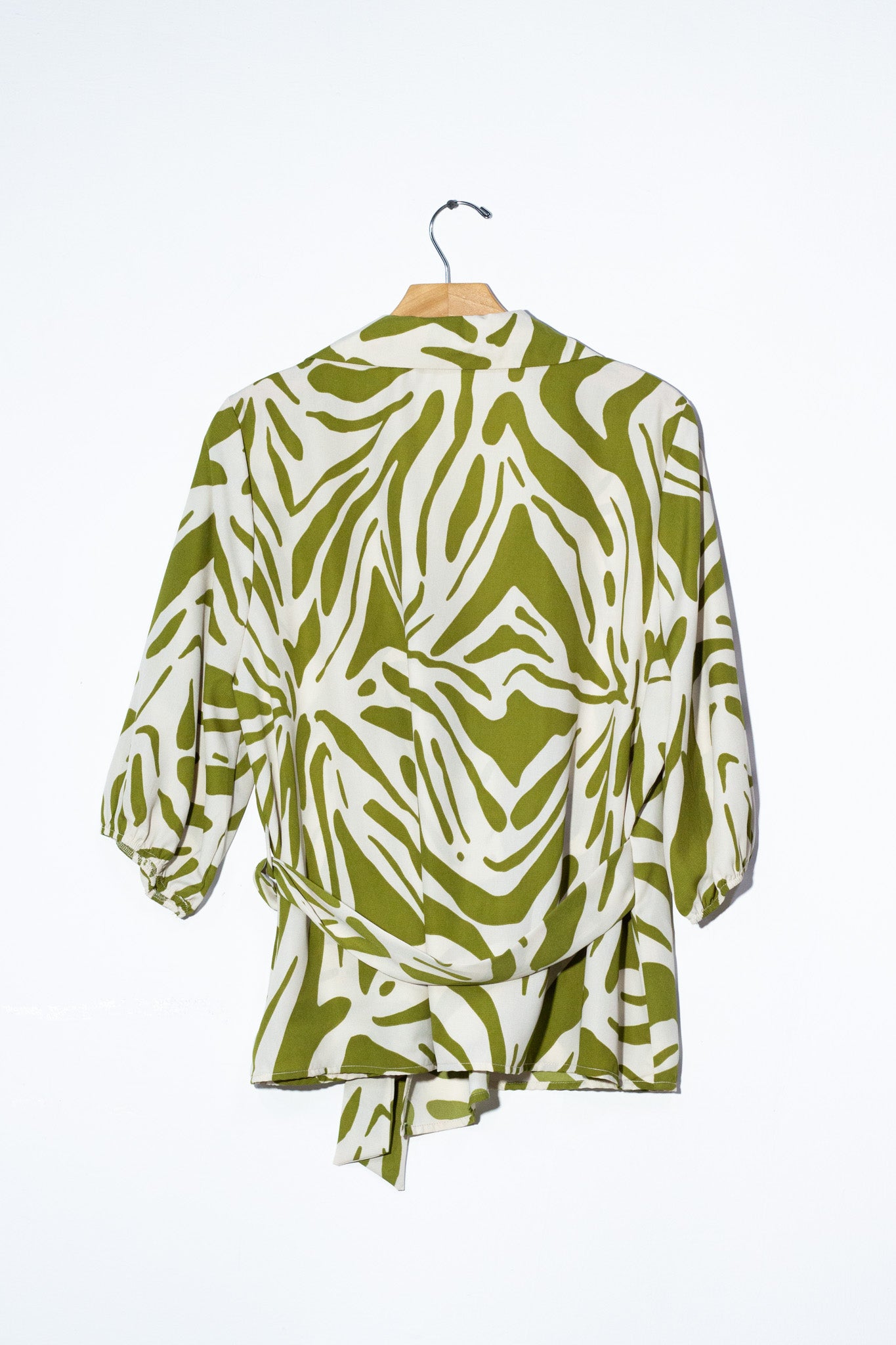 Blusa cruzada estampada