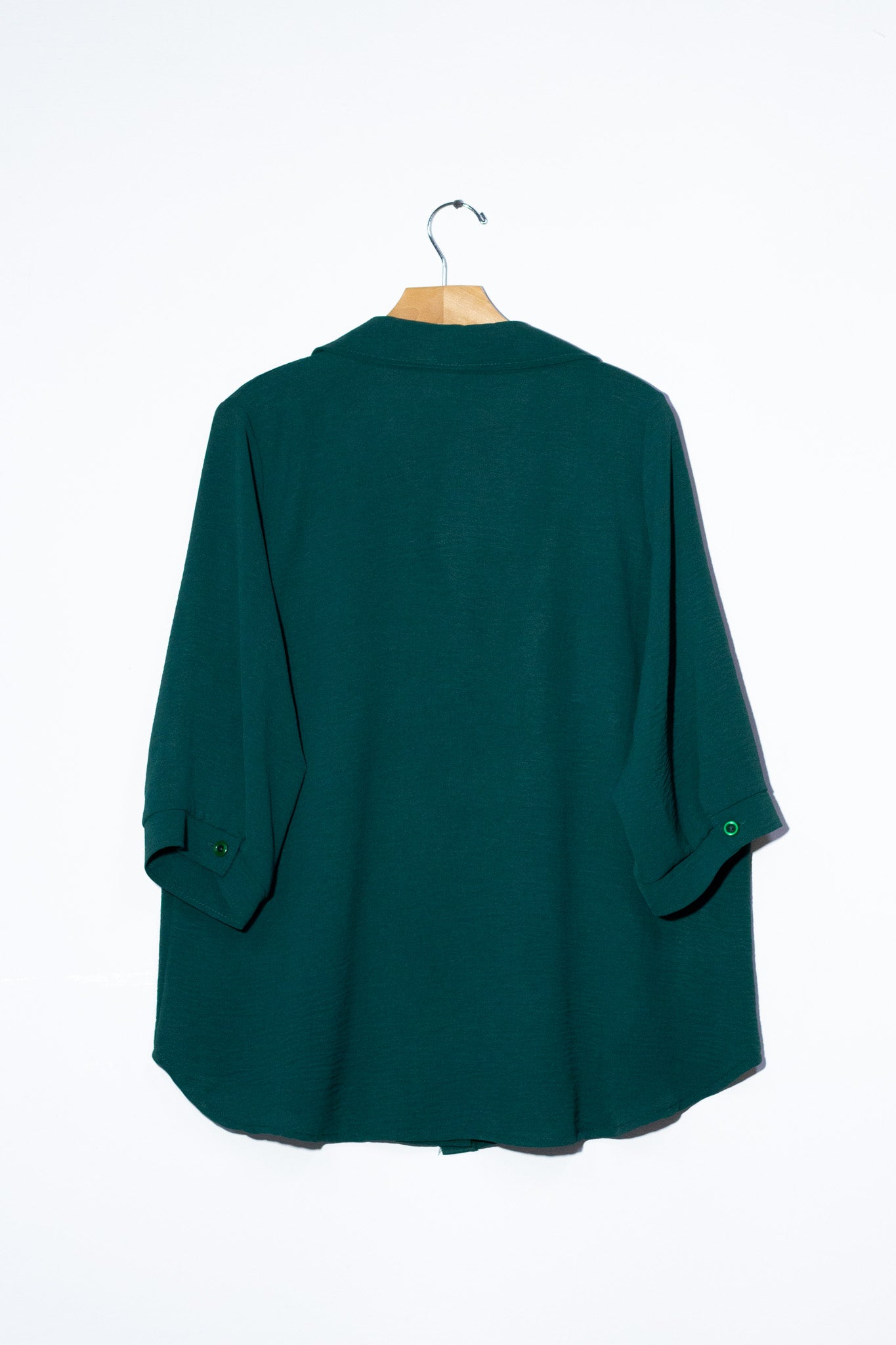 Camisa lisa manga 3/4 verde y blanca