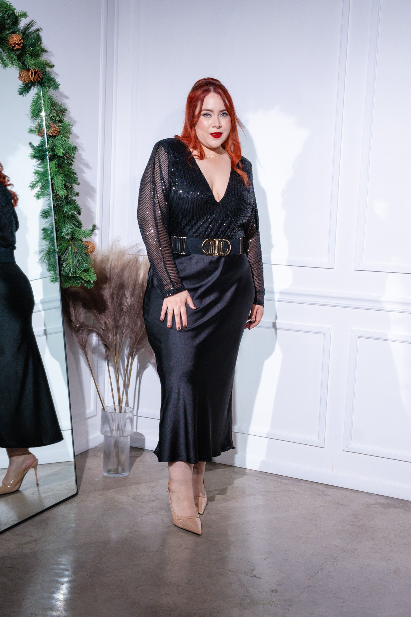 Falda satin lisa negra