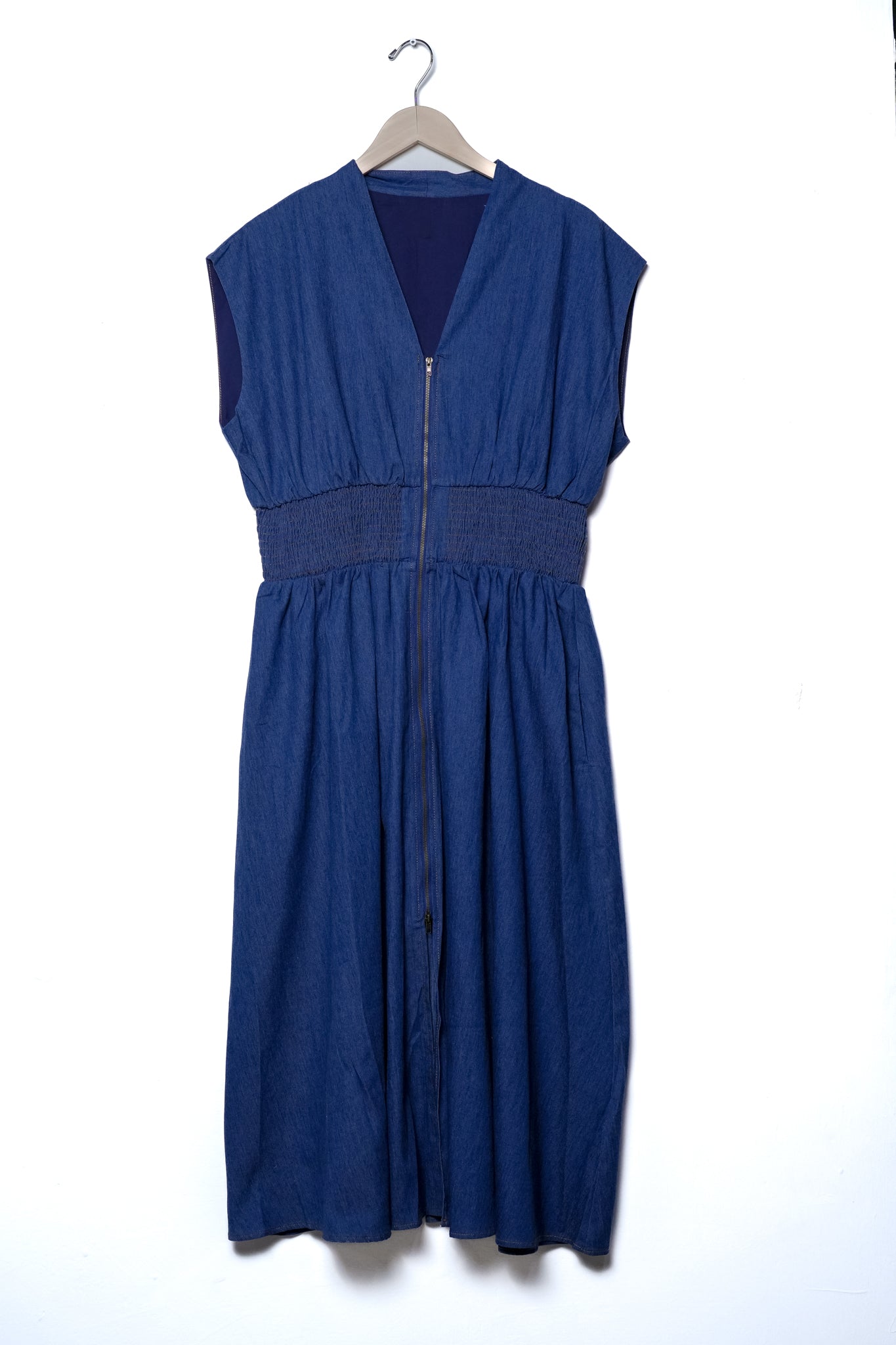 Vestido con ziper frontal denim