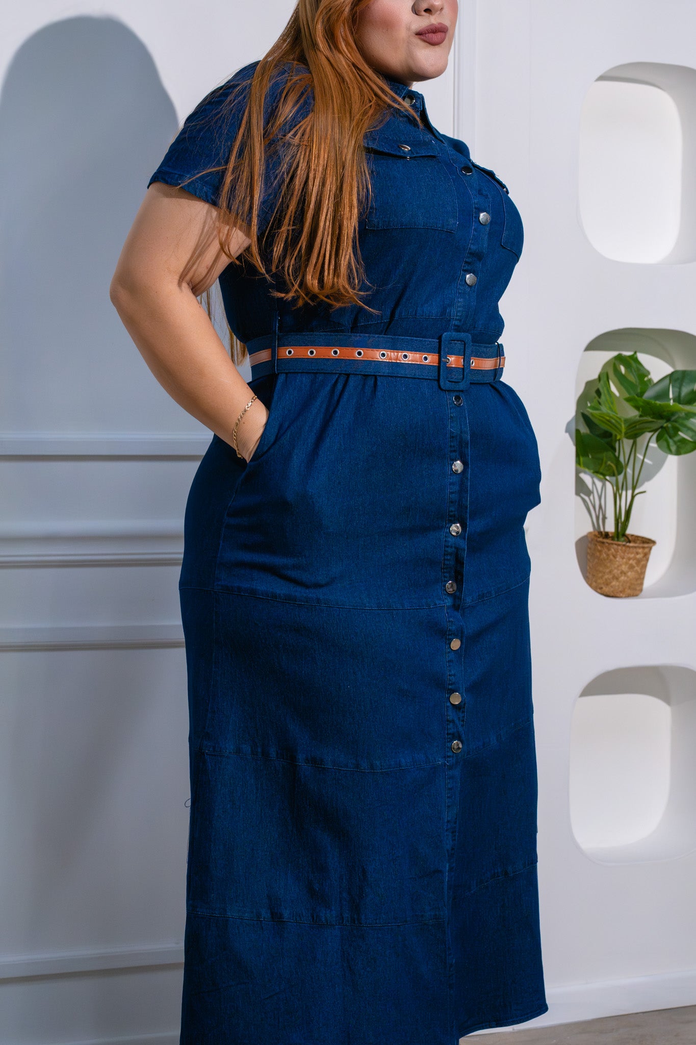 Maxi vestido camisero con cinto denim