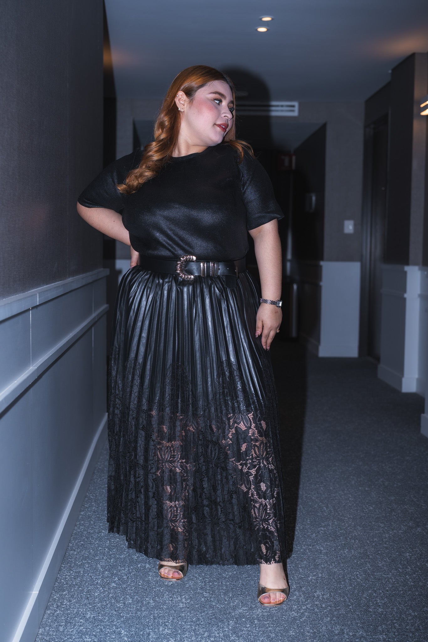 Blusa acanalada metalica negra