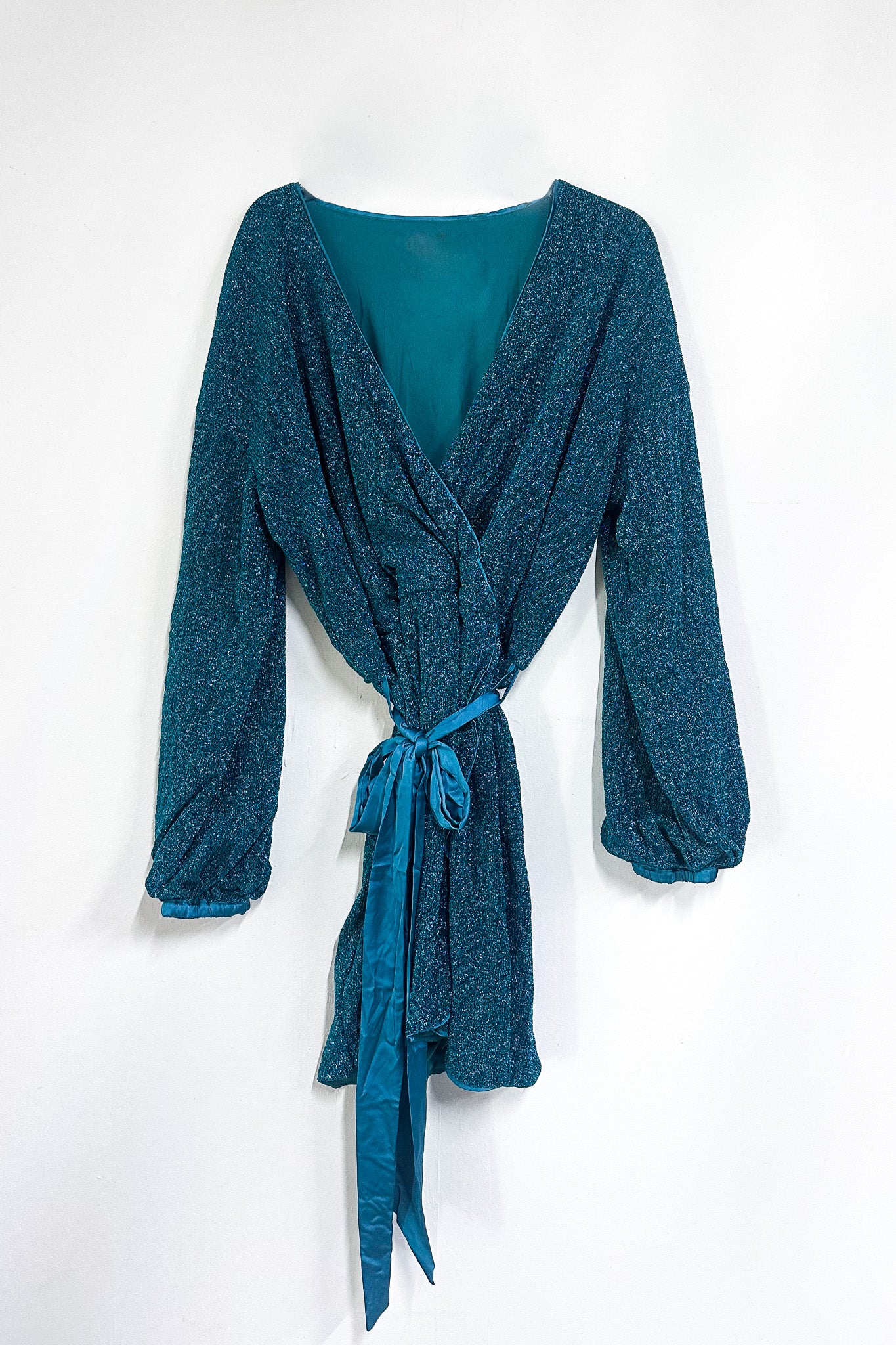 Vestido lentejuela cruzado brillos azul