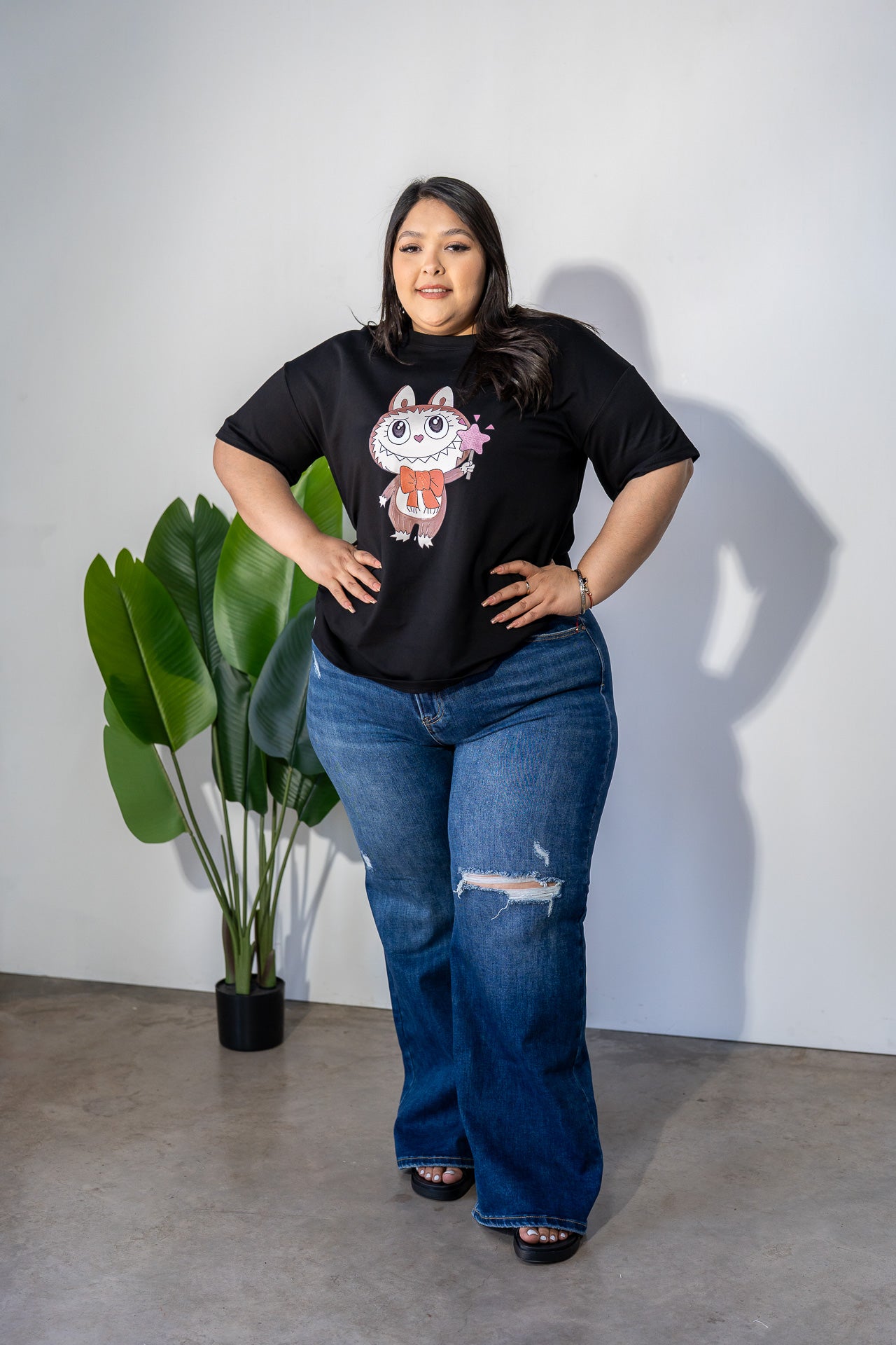 Playera Oversize Labubu Estrella negra