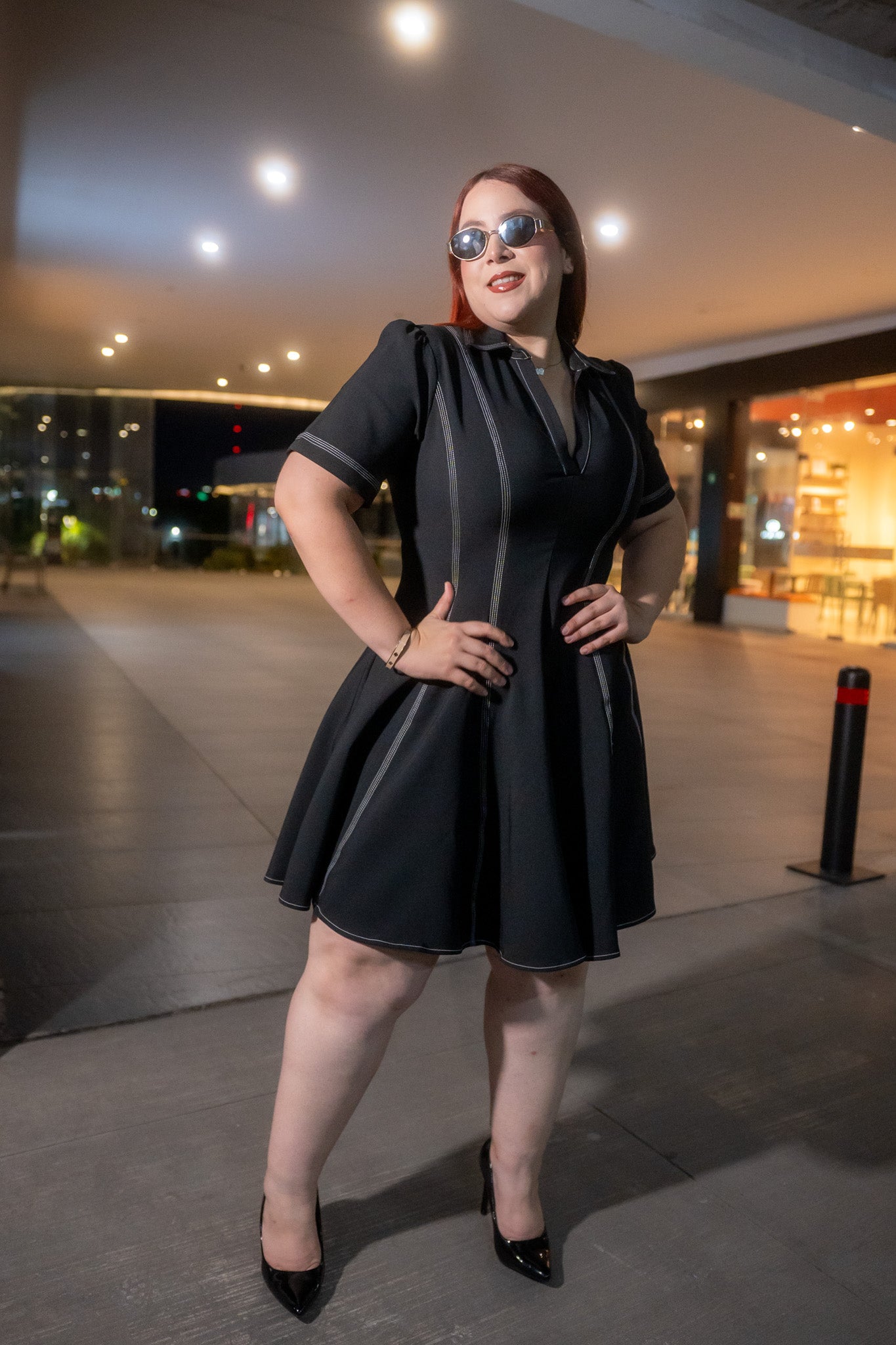 Vestido volado c/lineas neg