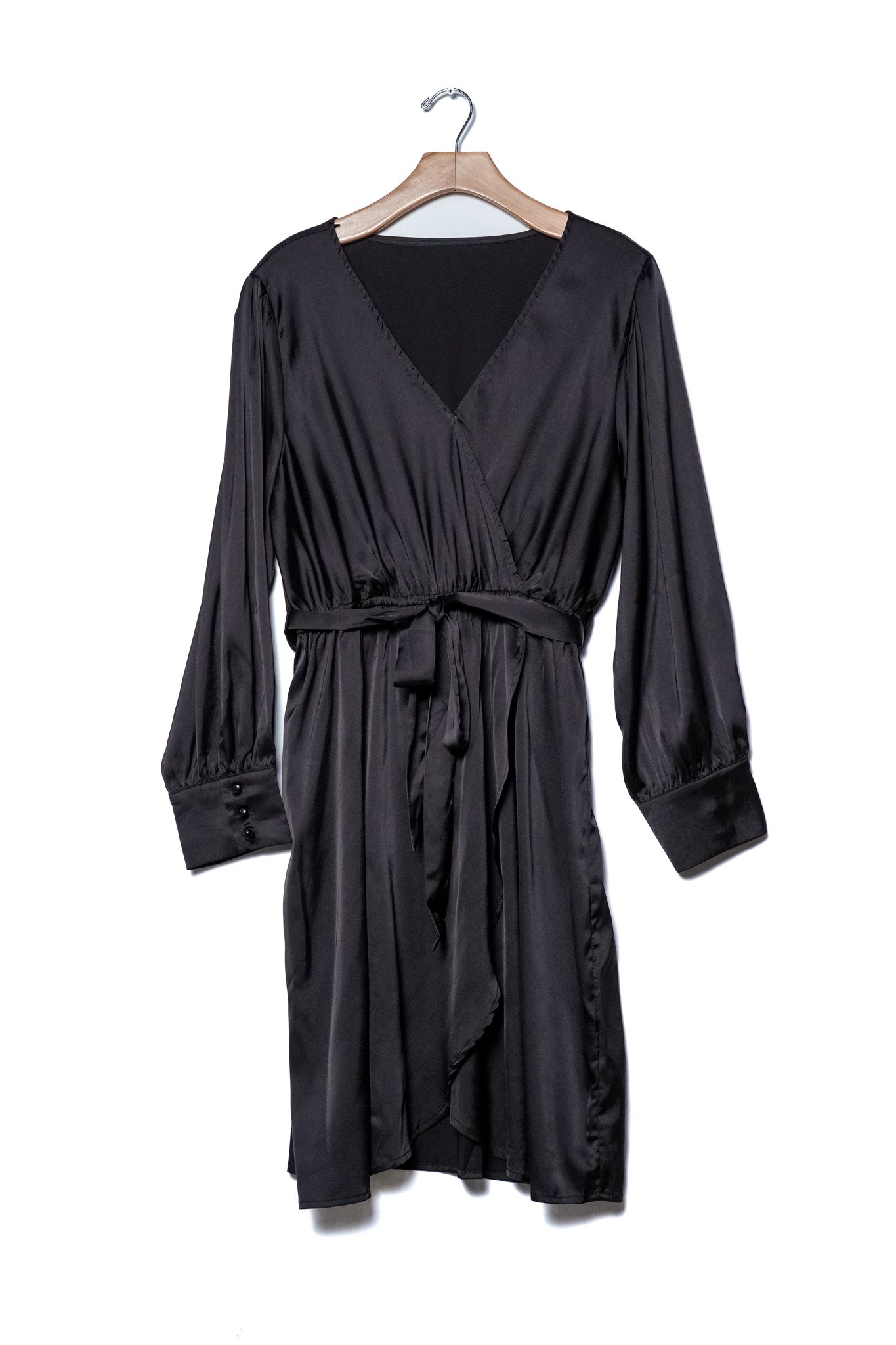 Vestido corto cruzado satin negro