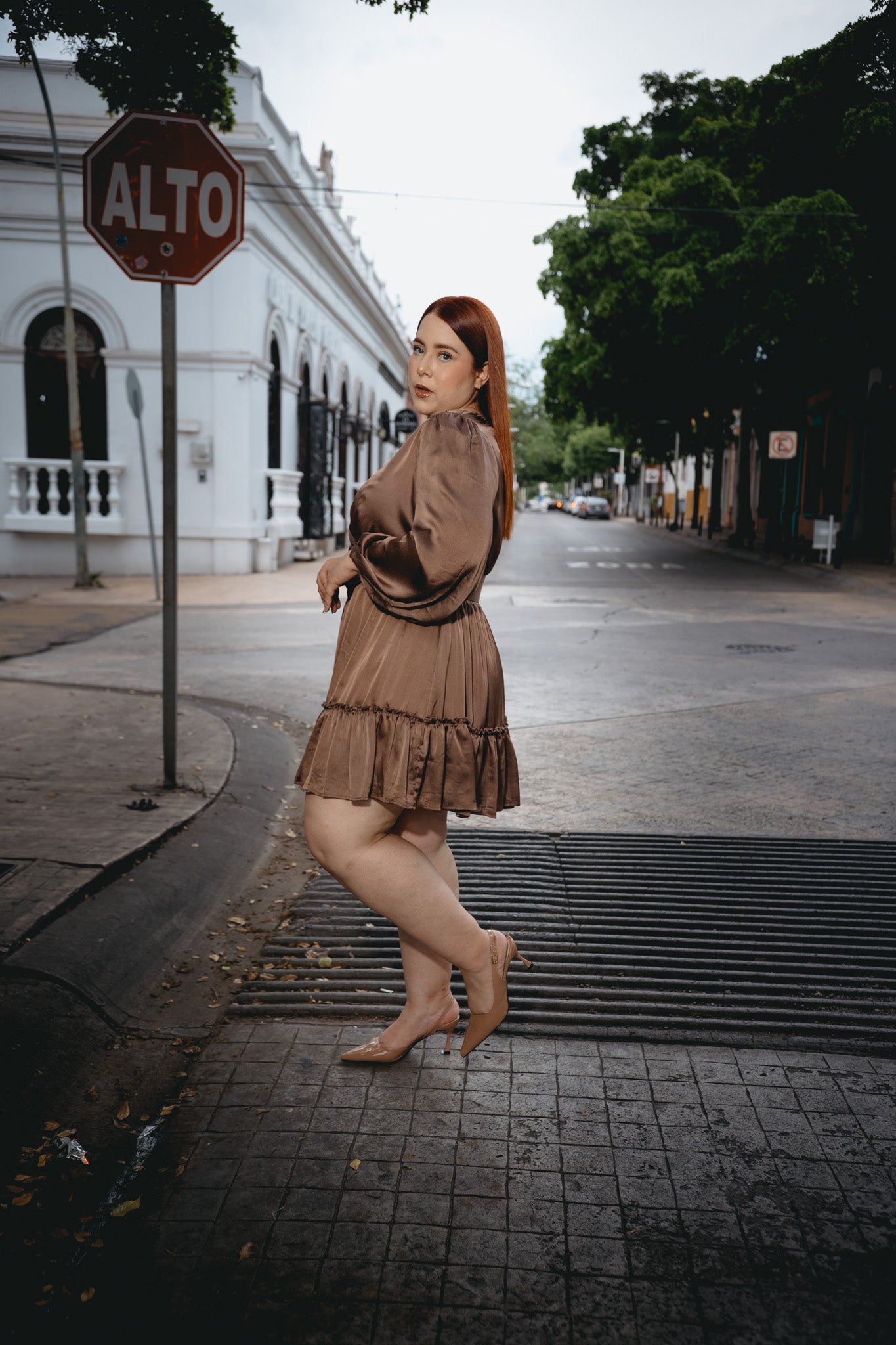 Vestido corto c/lazo cafe