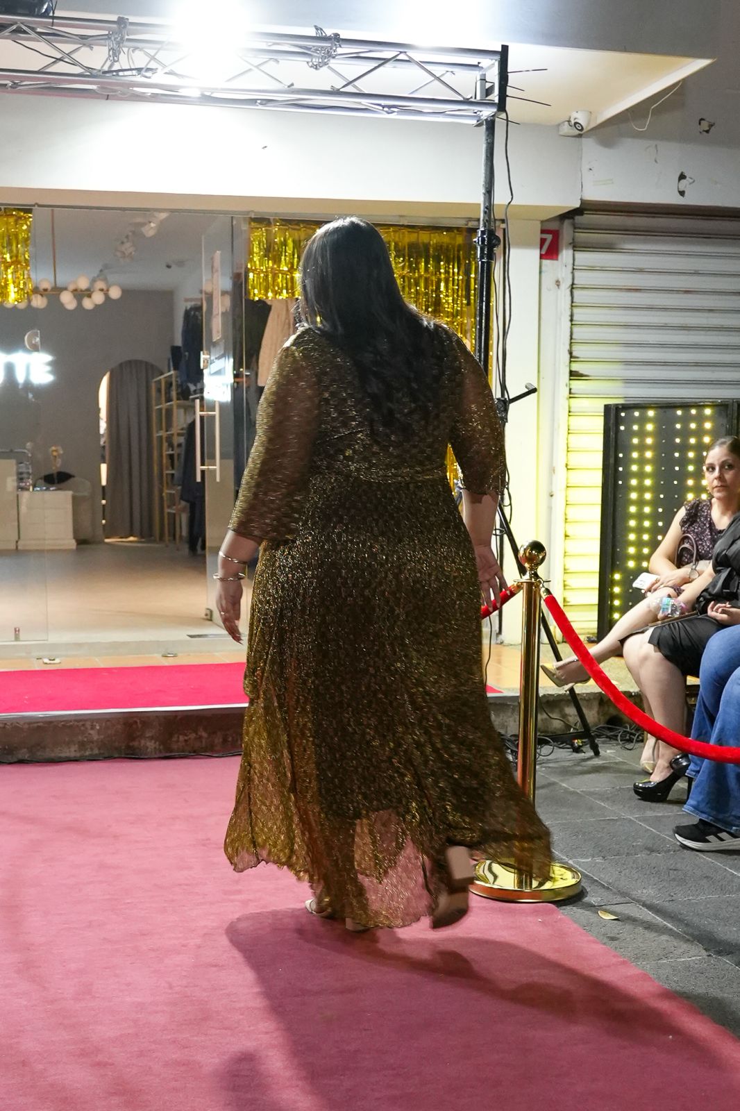 Vestido fiesta brillos dorado