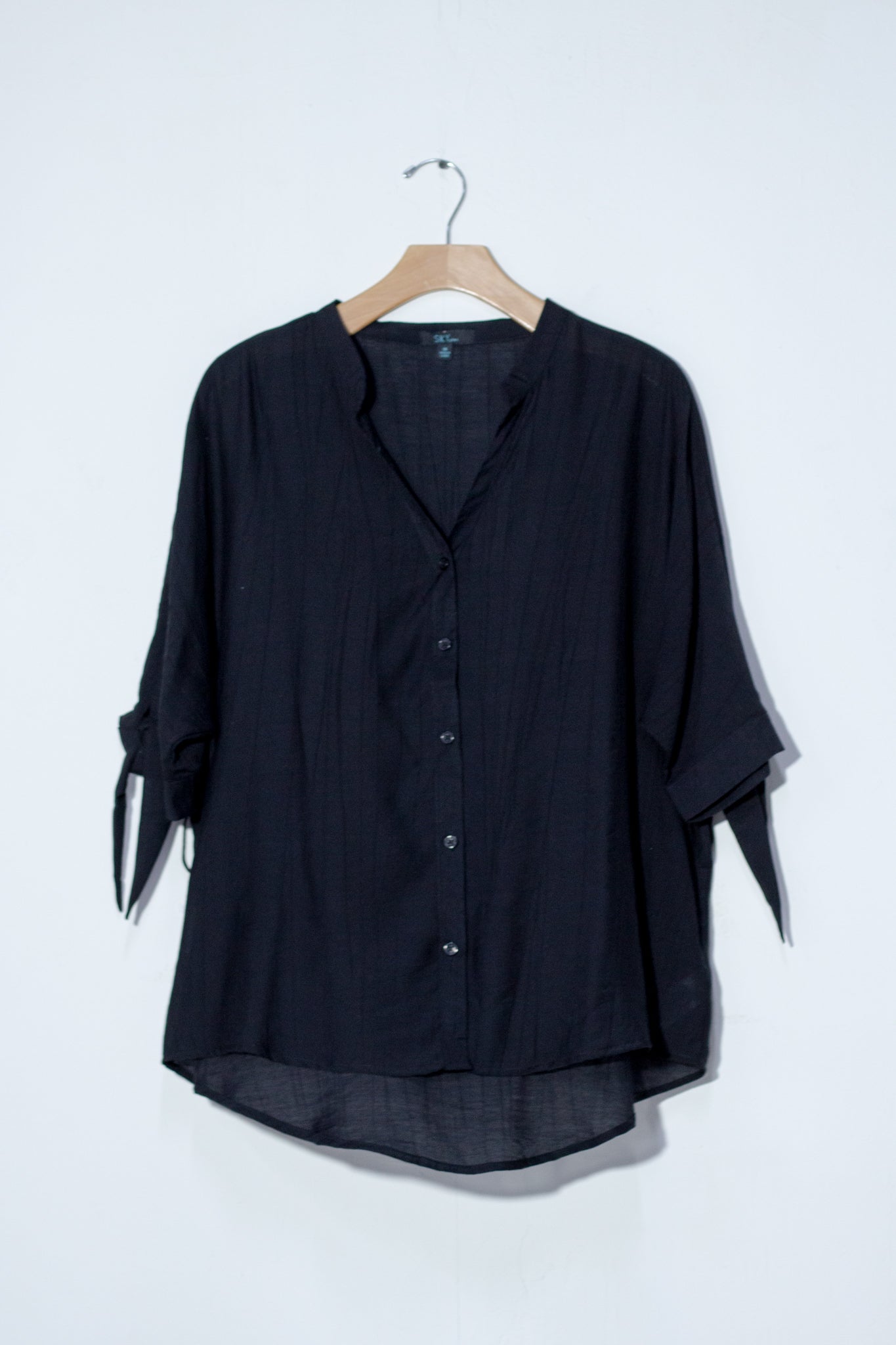 Camisa lisa c/lazo blanca