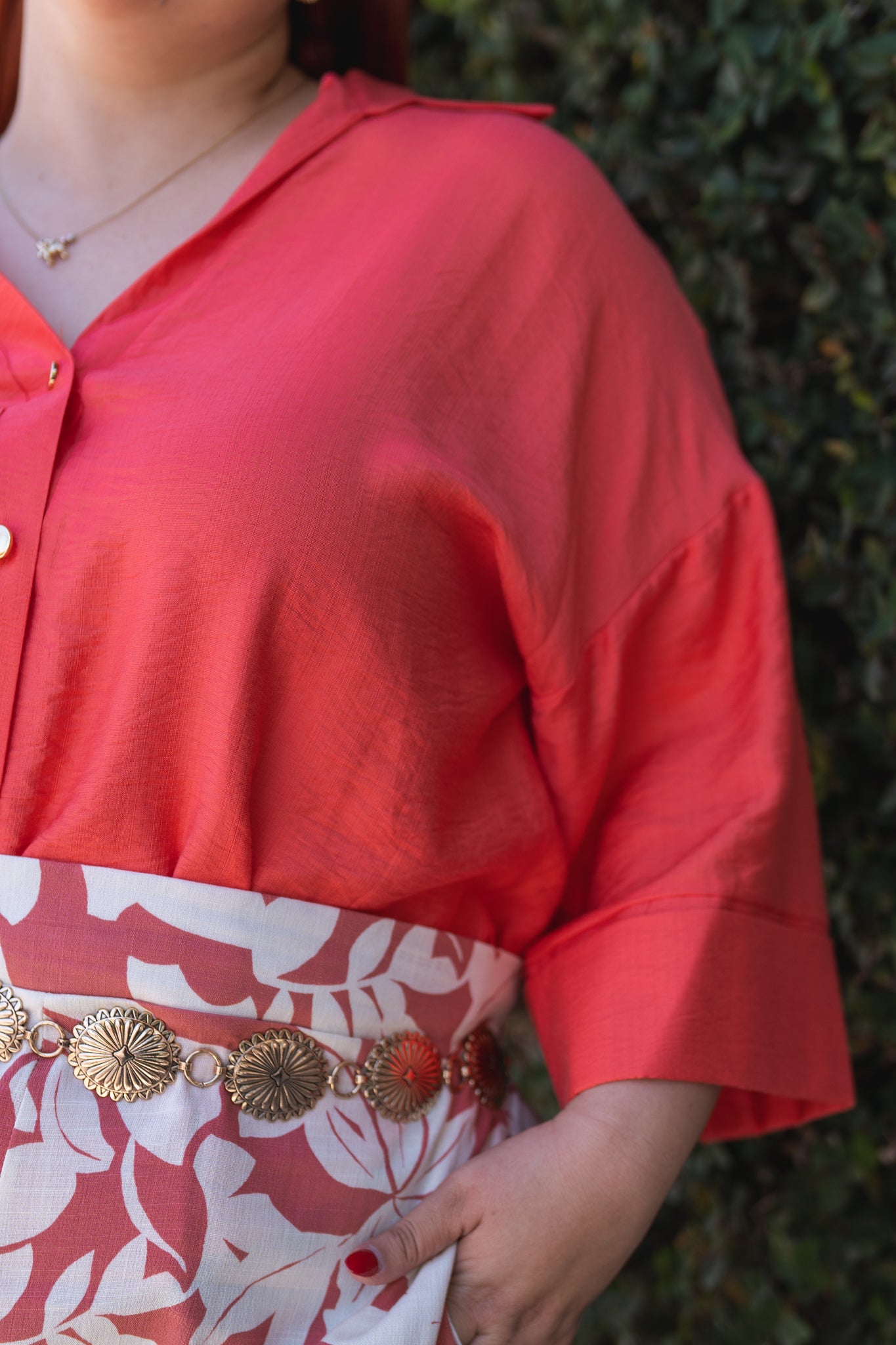 Camisa lisa bonton dorado