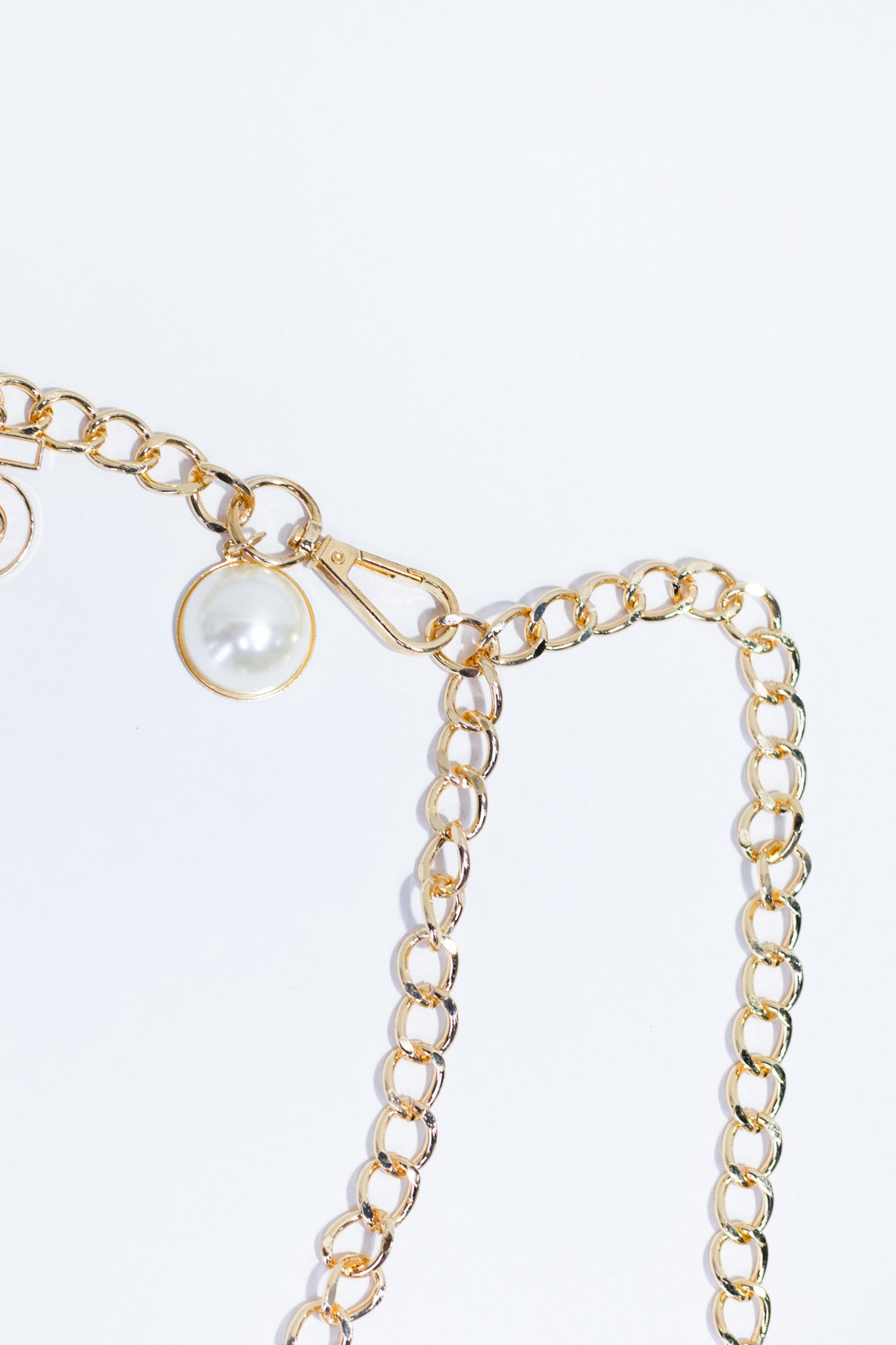 Cinto cadena perla chanel dorado