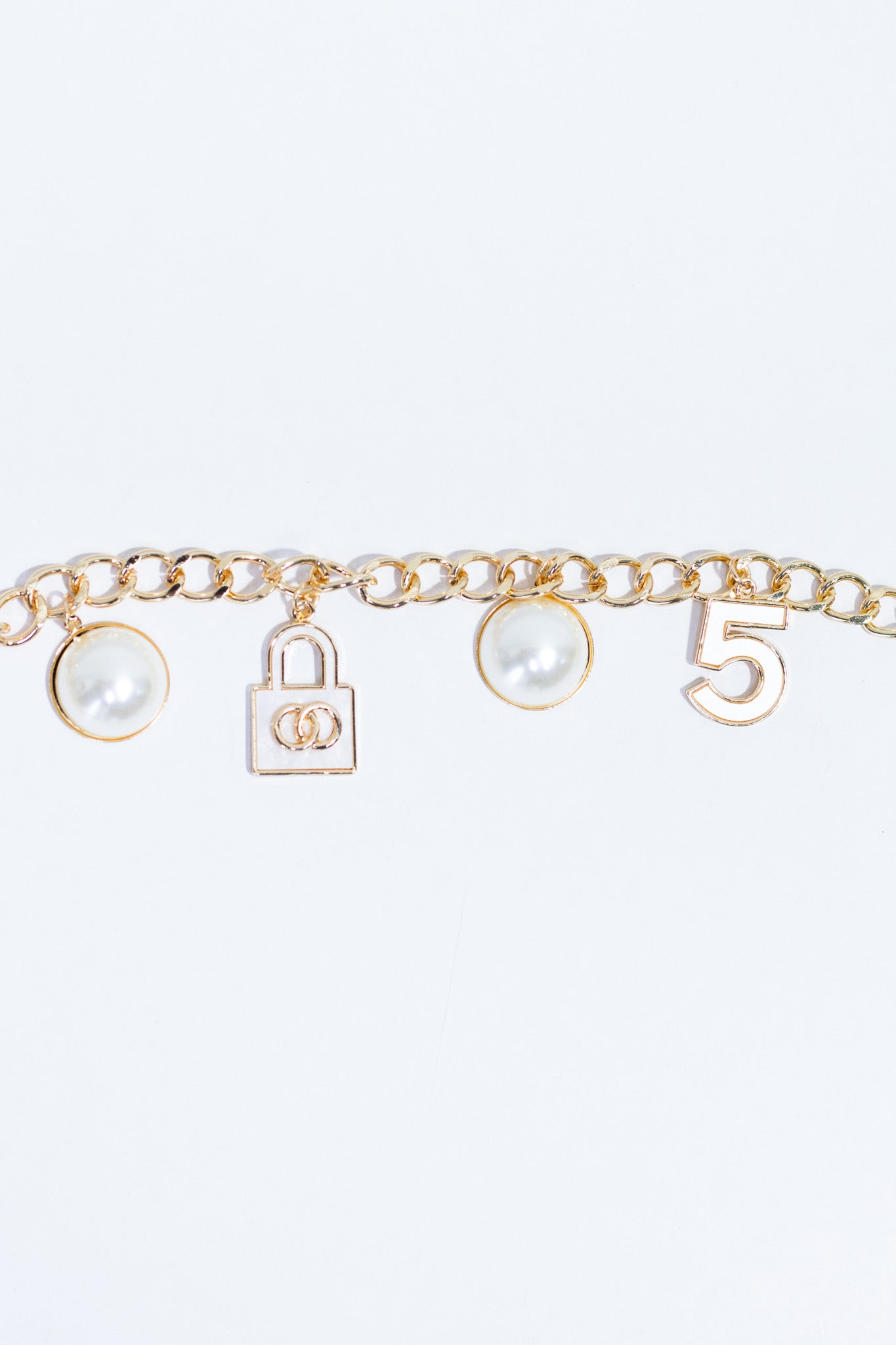 Cinto cadena perla chanel dorado