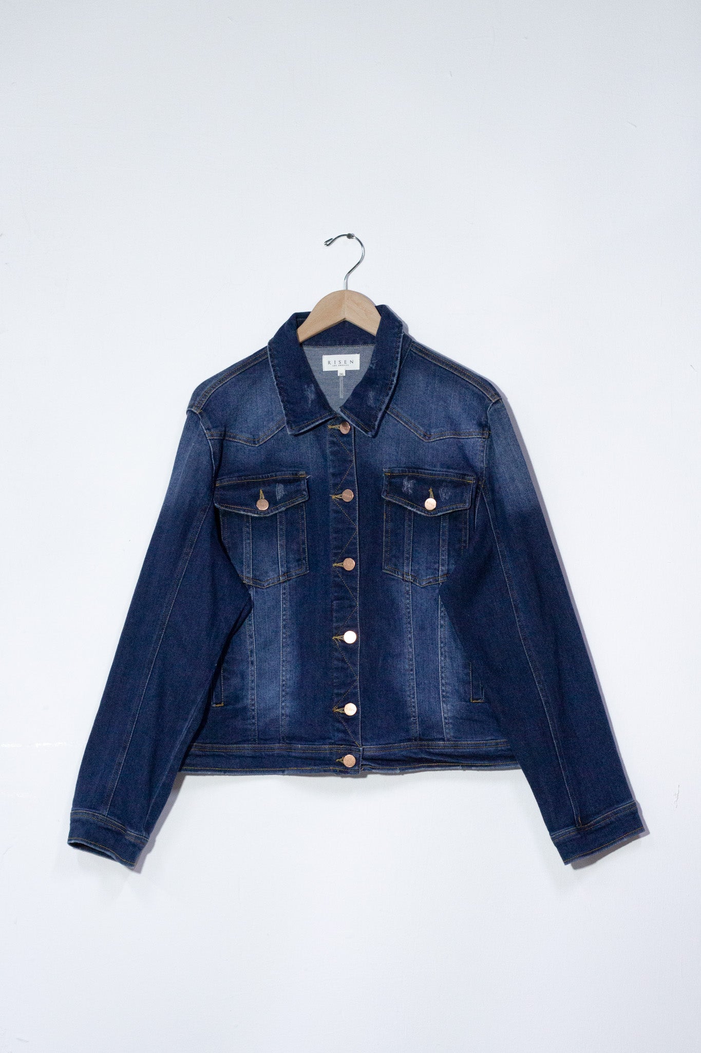 Chamarra denim c/bolsas osc