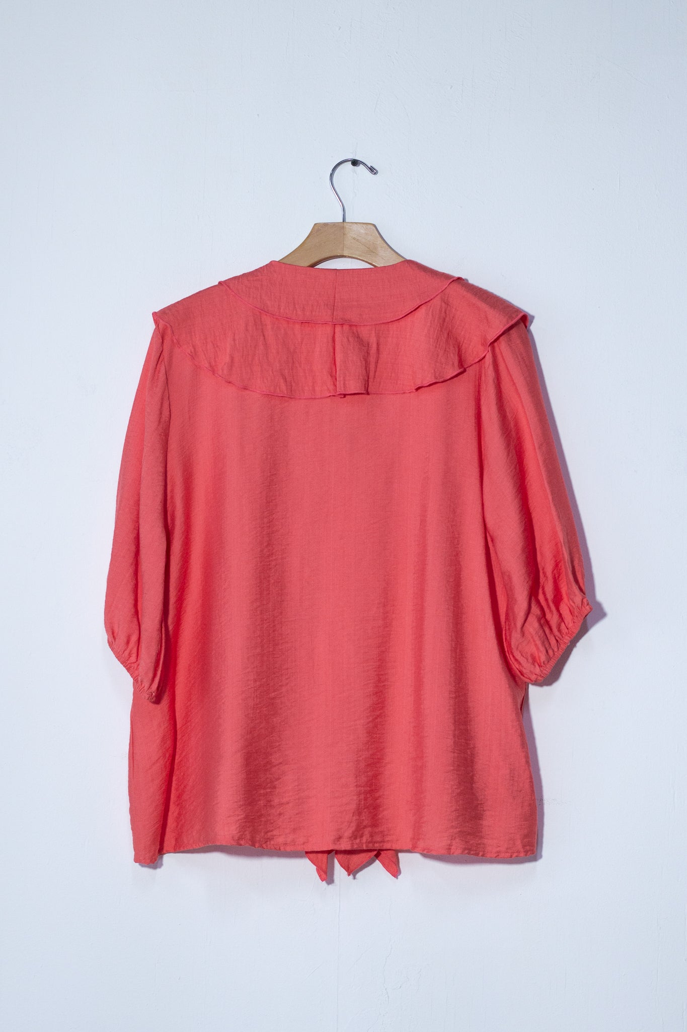 Camisa c/escarola coral