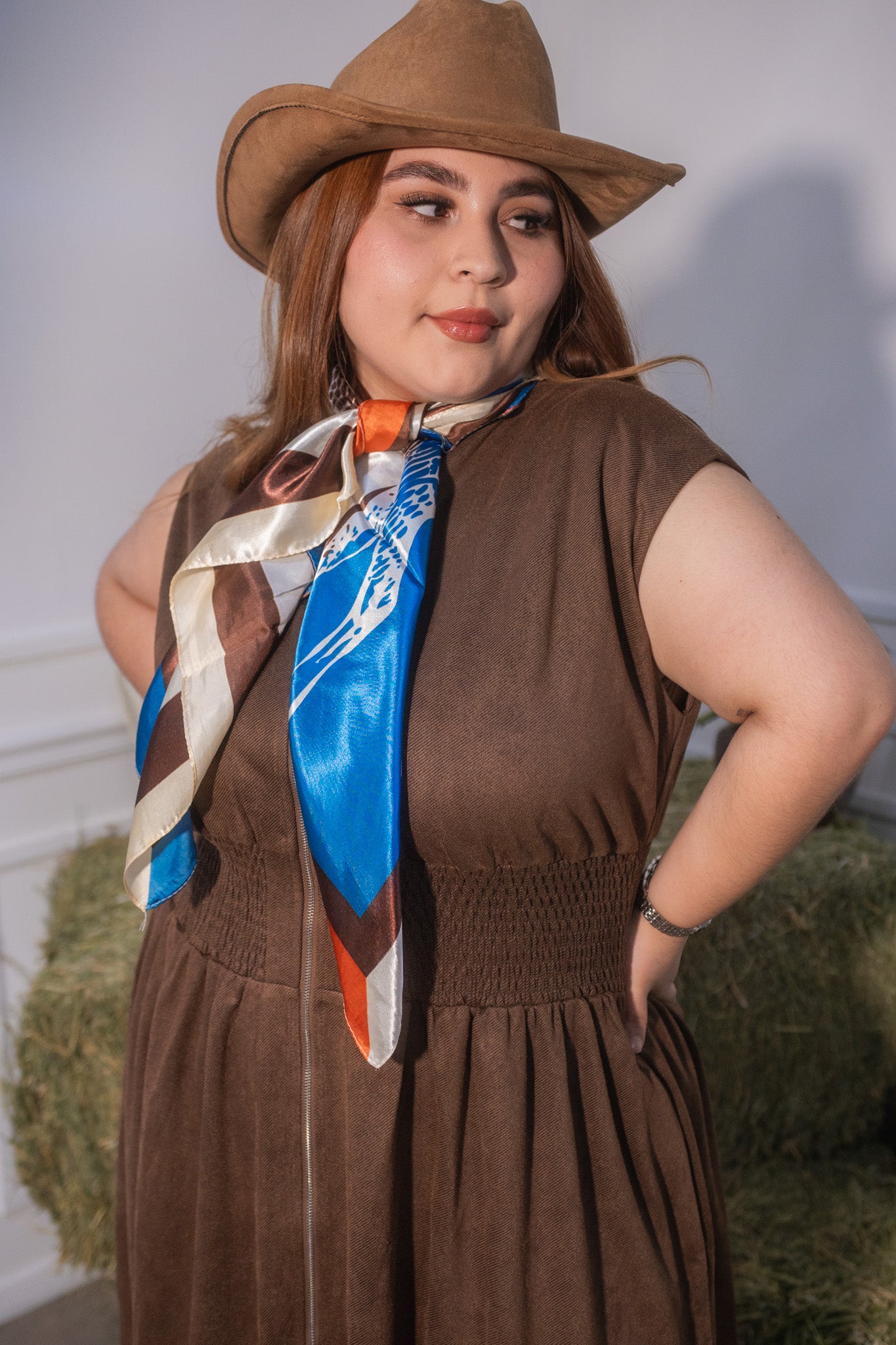 Vestido con ziper frontal pana cafe