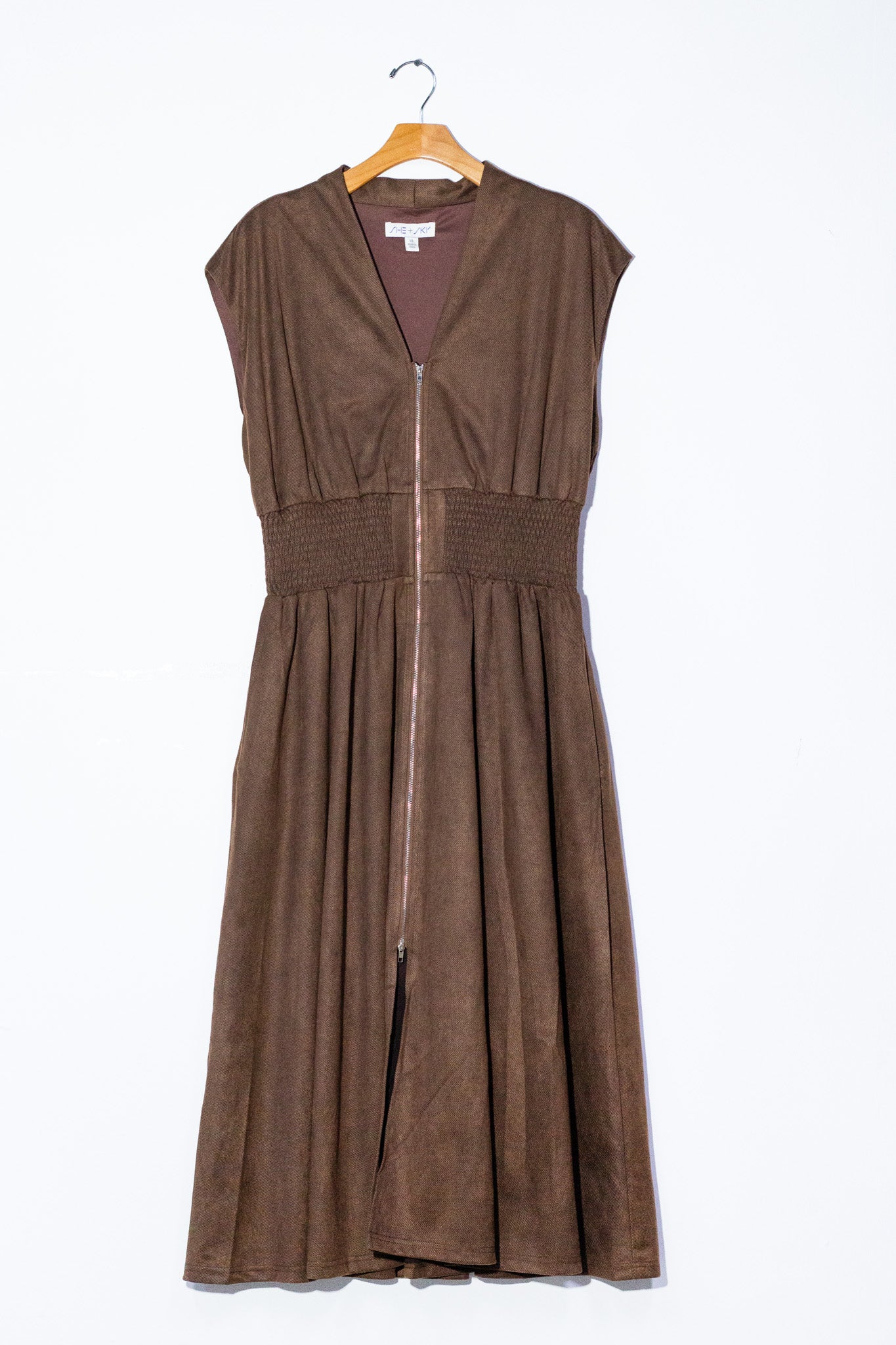 Vestido con ziper frontal pana cafe