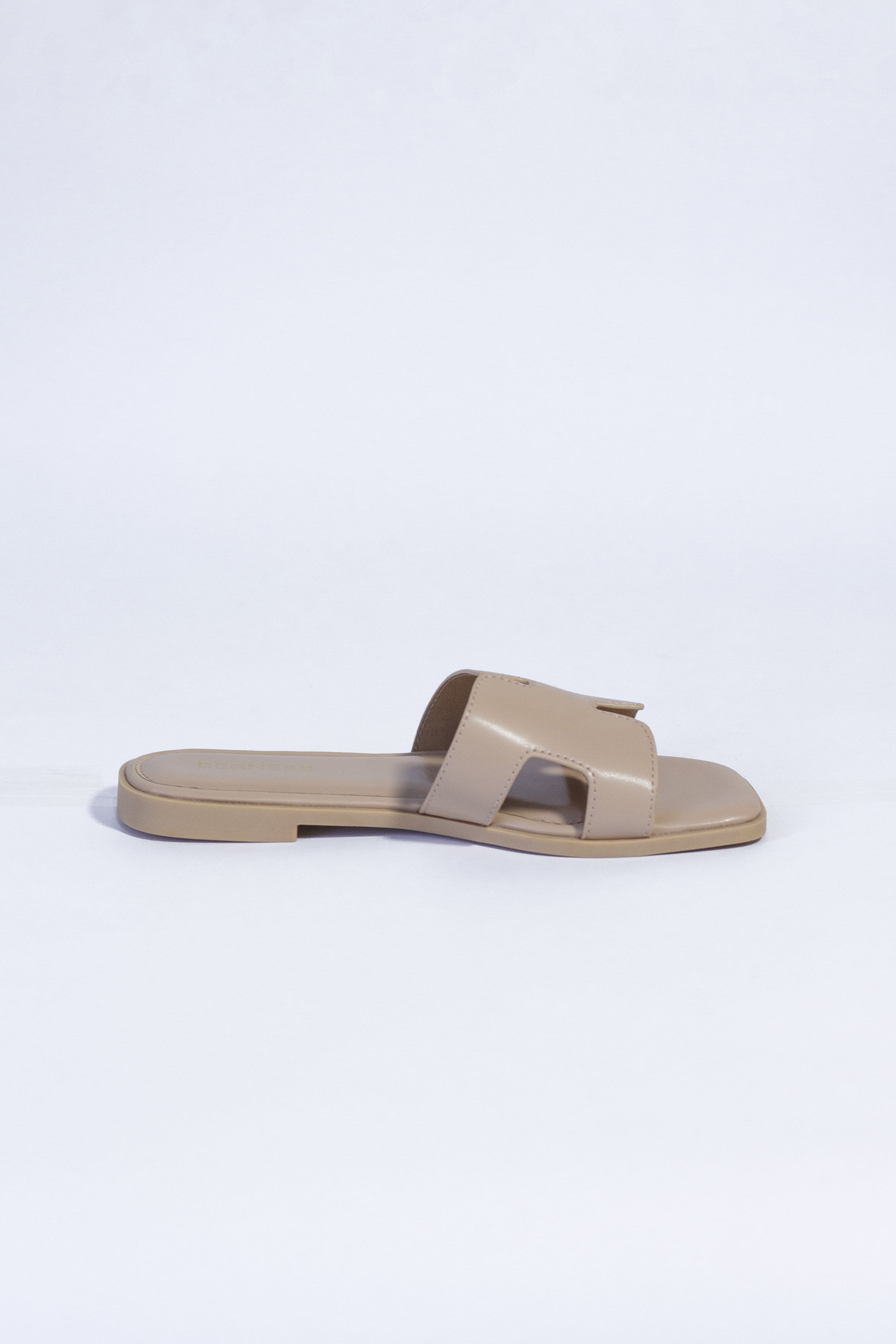 Sandalia Nude Plana Estilo H