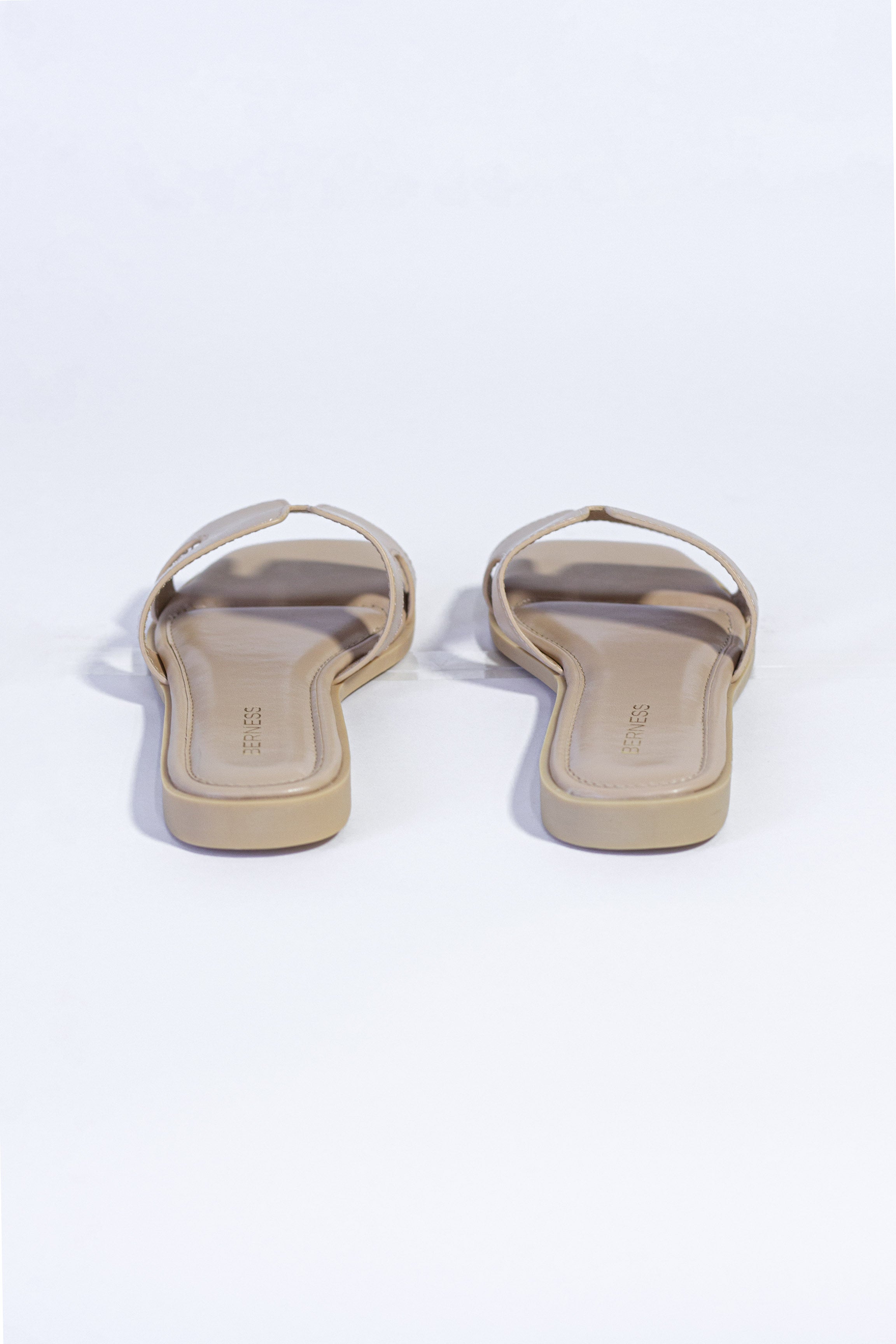 Sandalia Nude Plana Estilo H