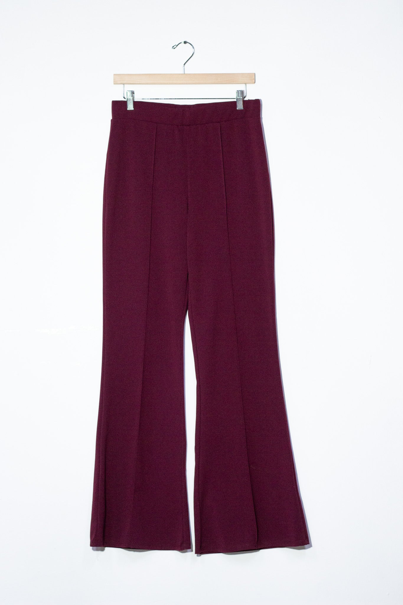 Pantalon de vestir campana tinto