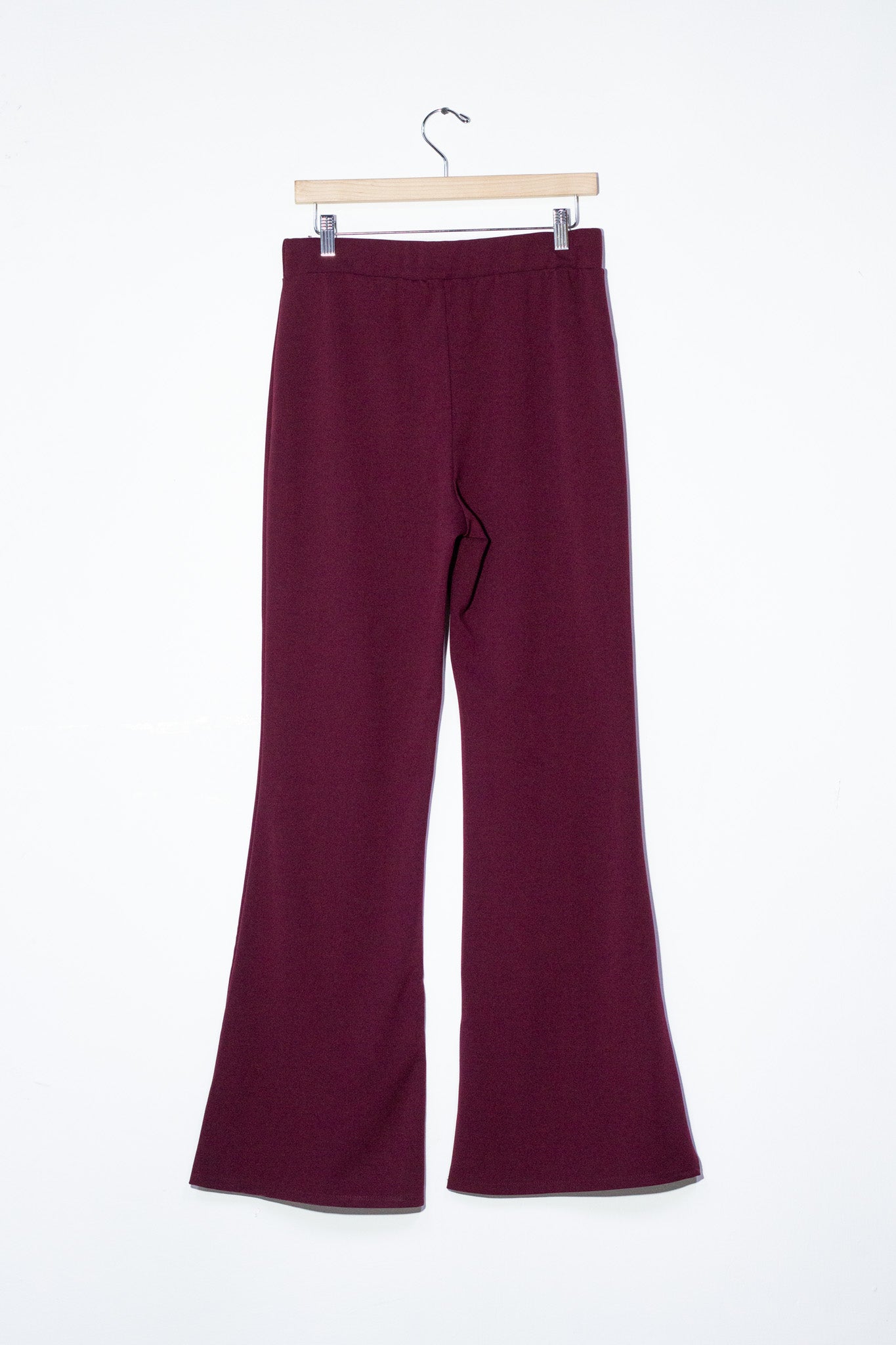 Pantalon de vestir campana tinto