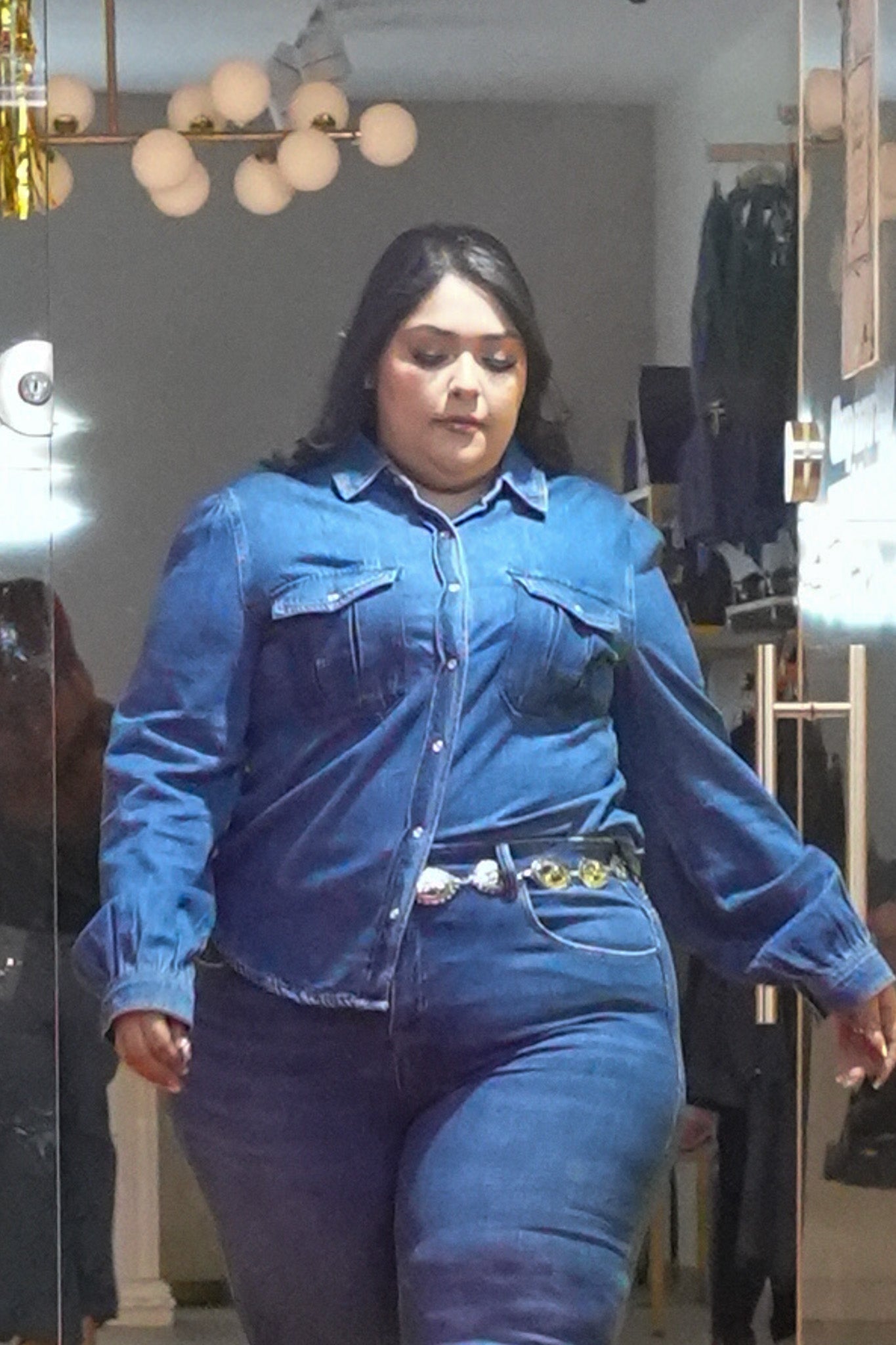 Camisa lisa denim c/bolsa