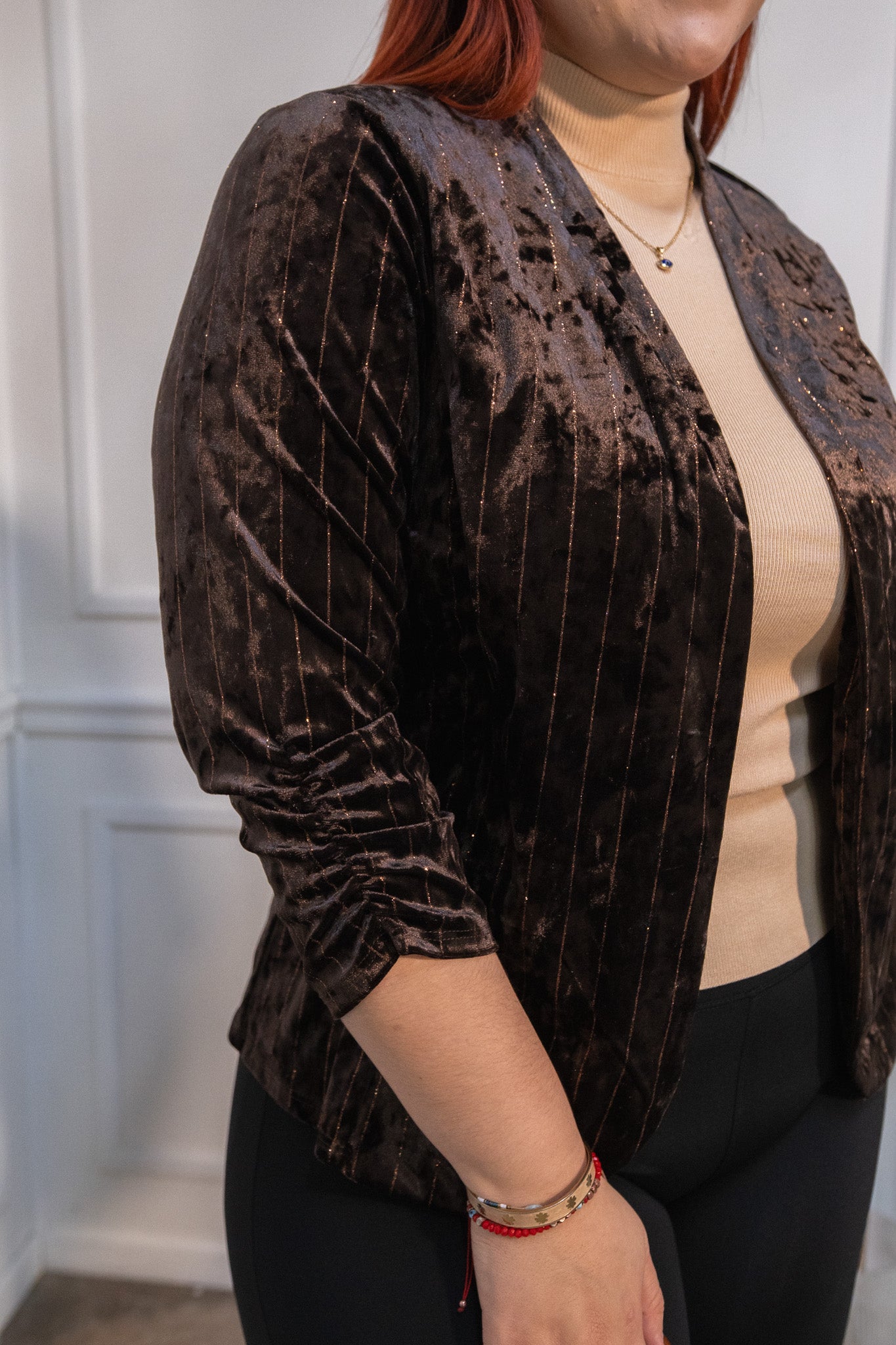 Blazer terciopelo con brillos cafe