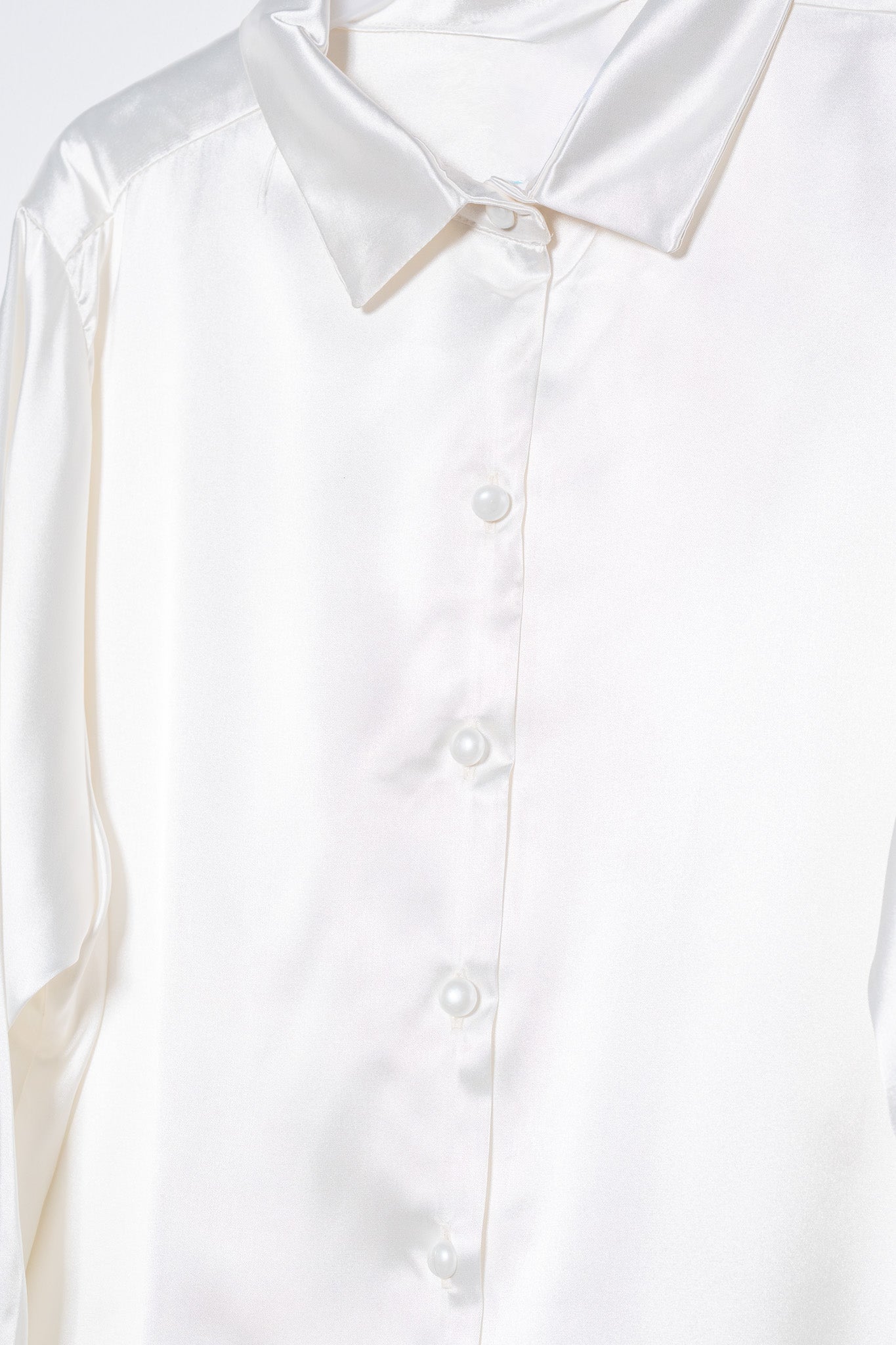 Camisa satinada lisa blanca