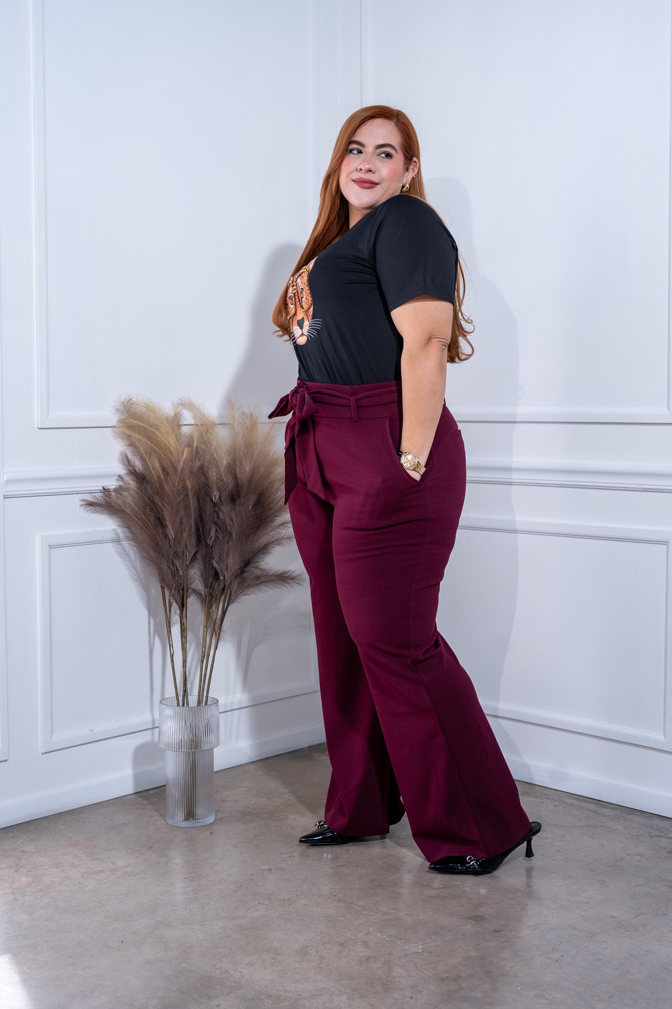 Pantalon recto formal con lazo tinto