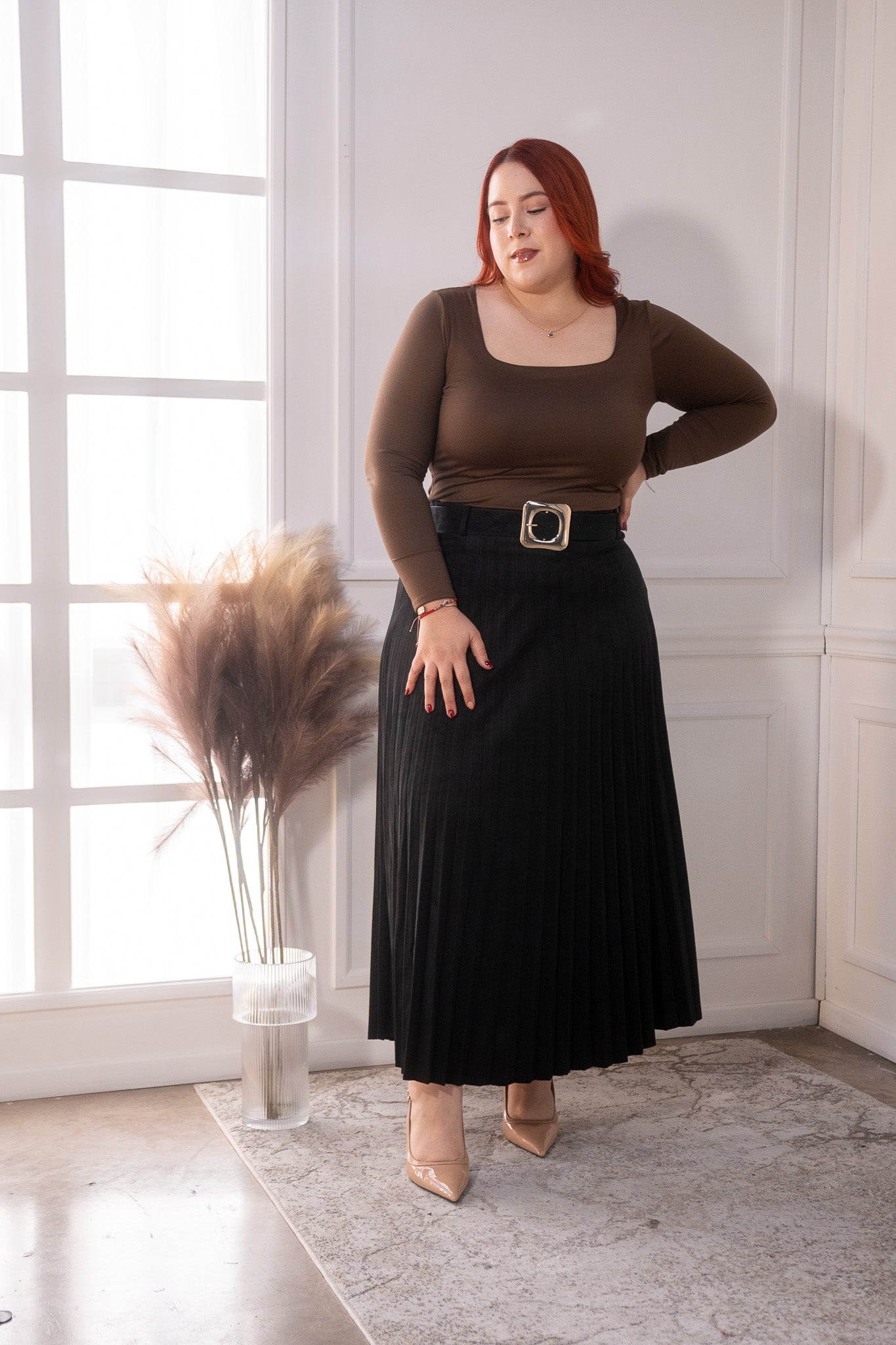 FALDA LARGA  PLISADA GAMUZA NEG