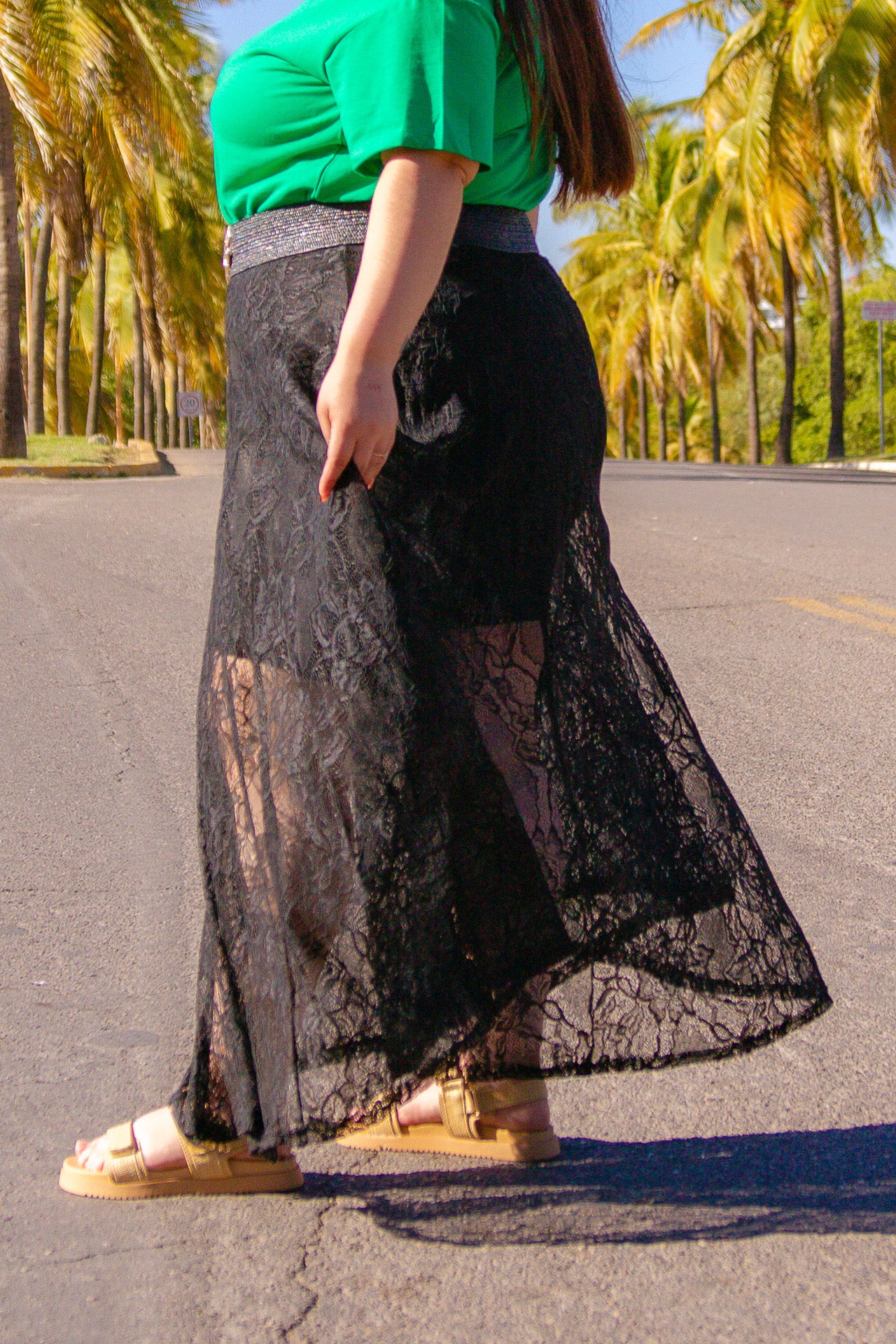 Falda Black Lace Elegance