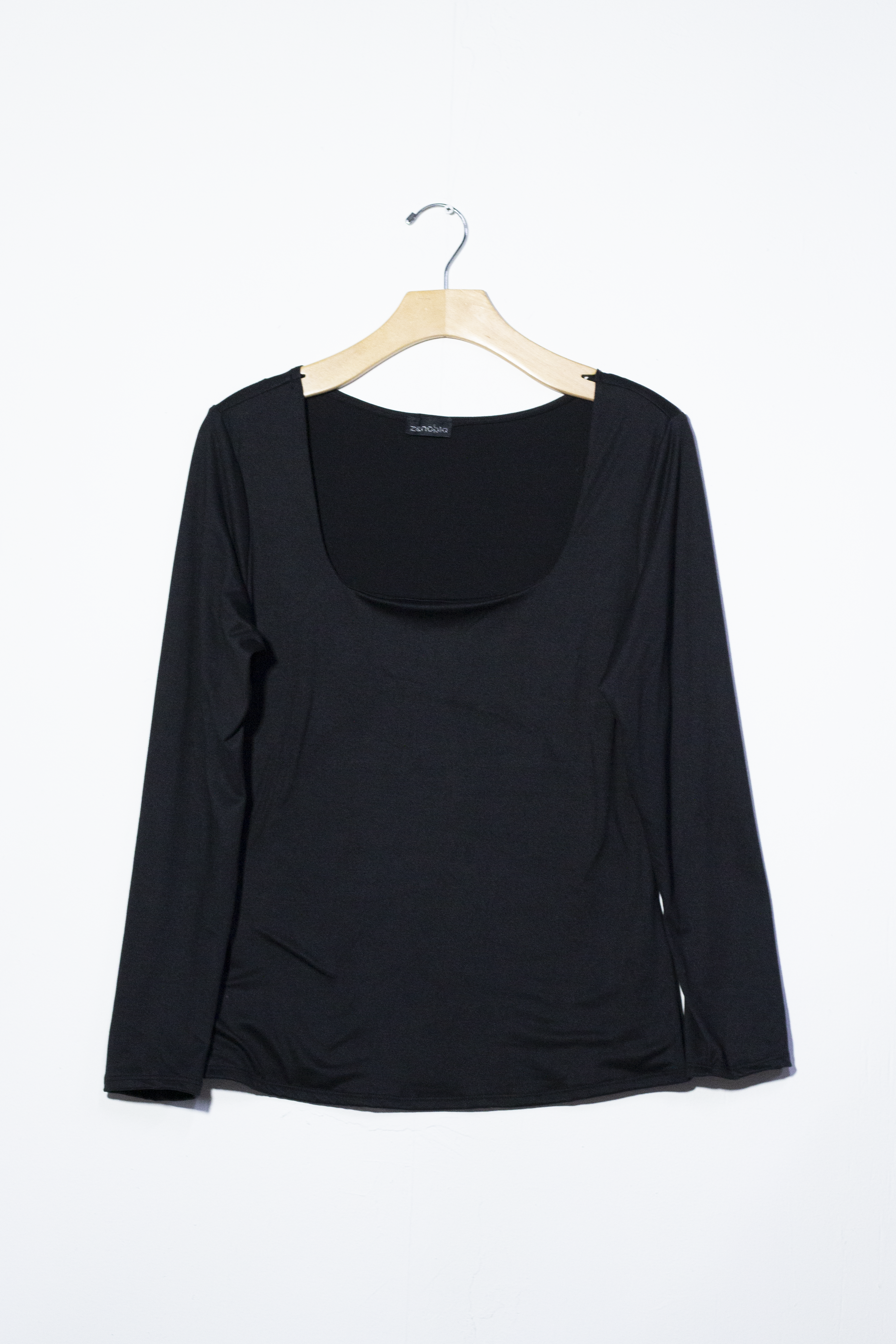 Blusa basica manga larga lisa