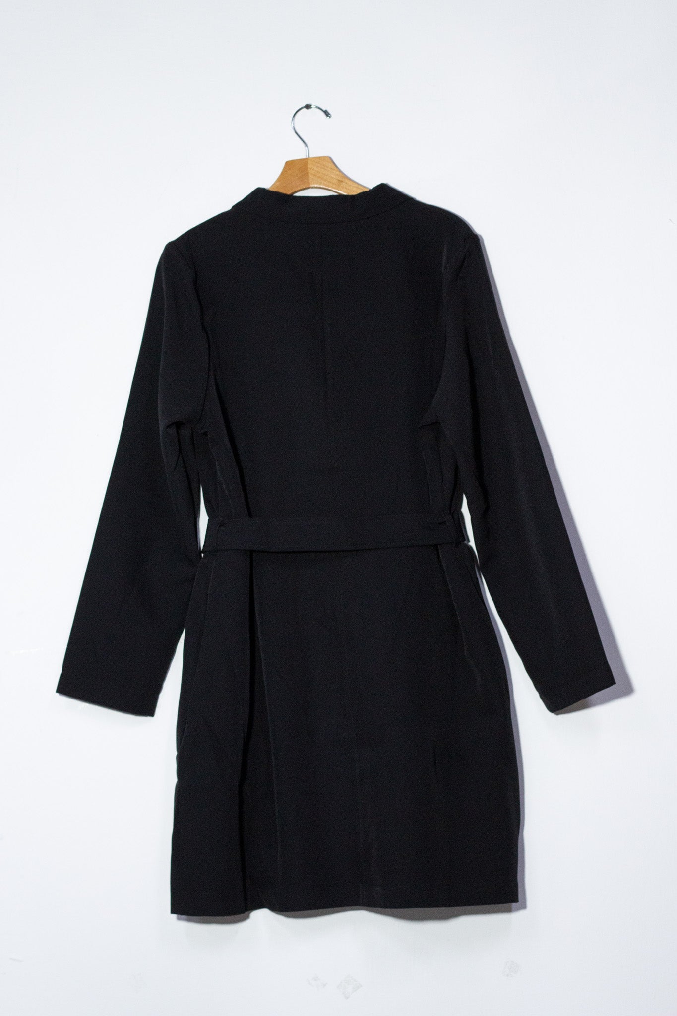 Gabardina con lazo negra