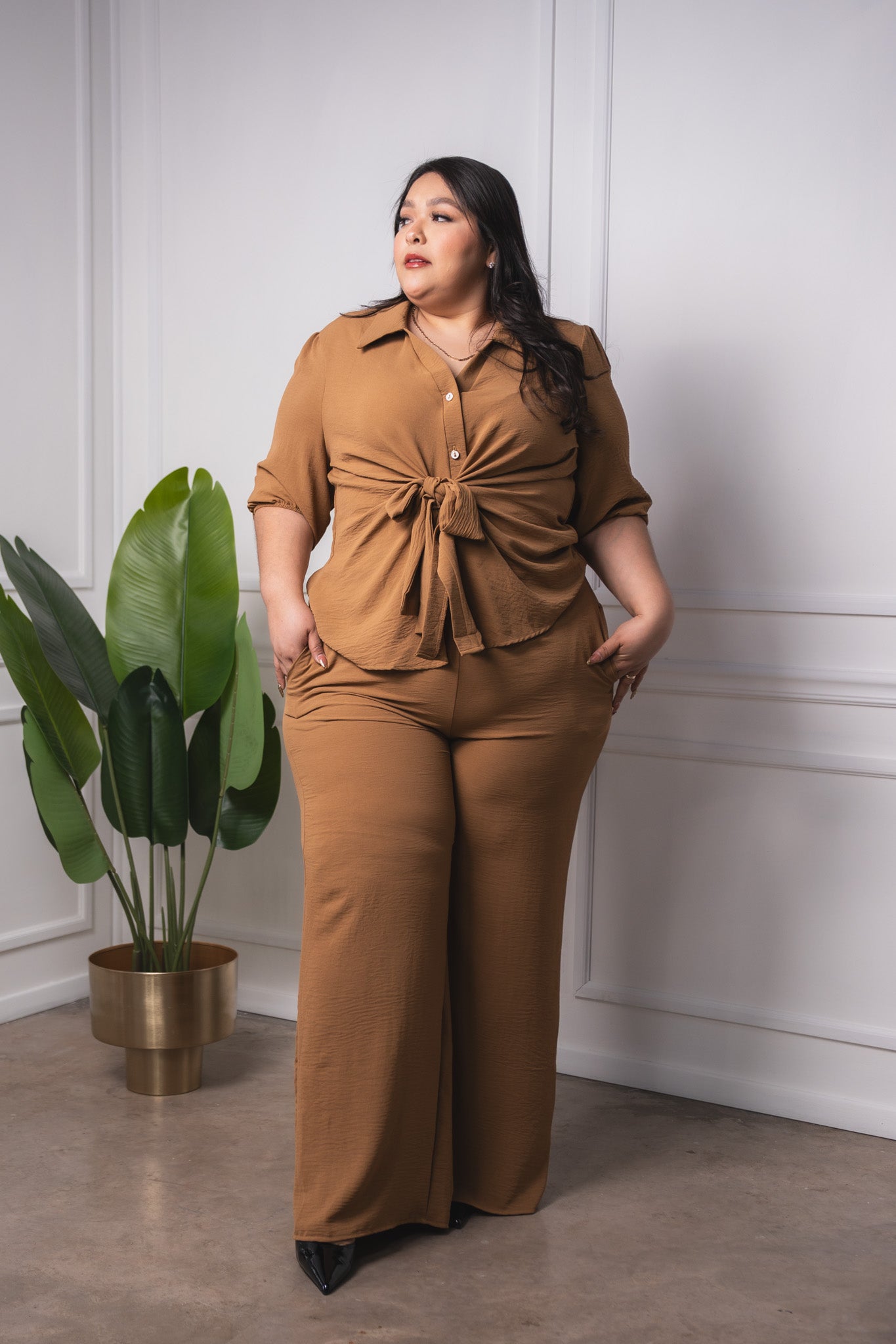 Set pantalon blusa c/lazo cafe