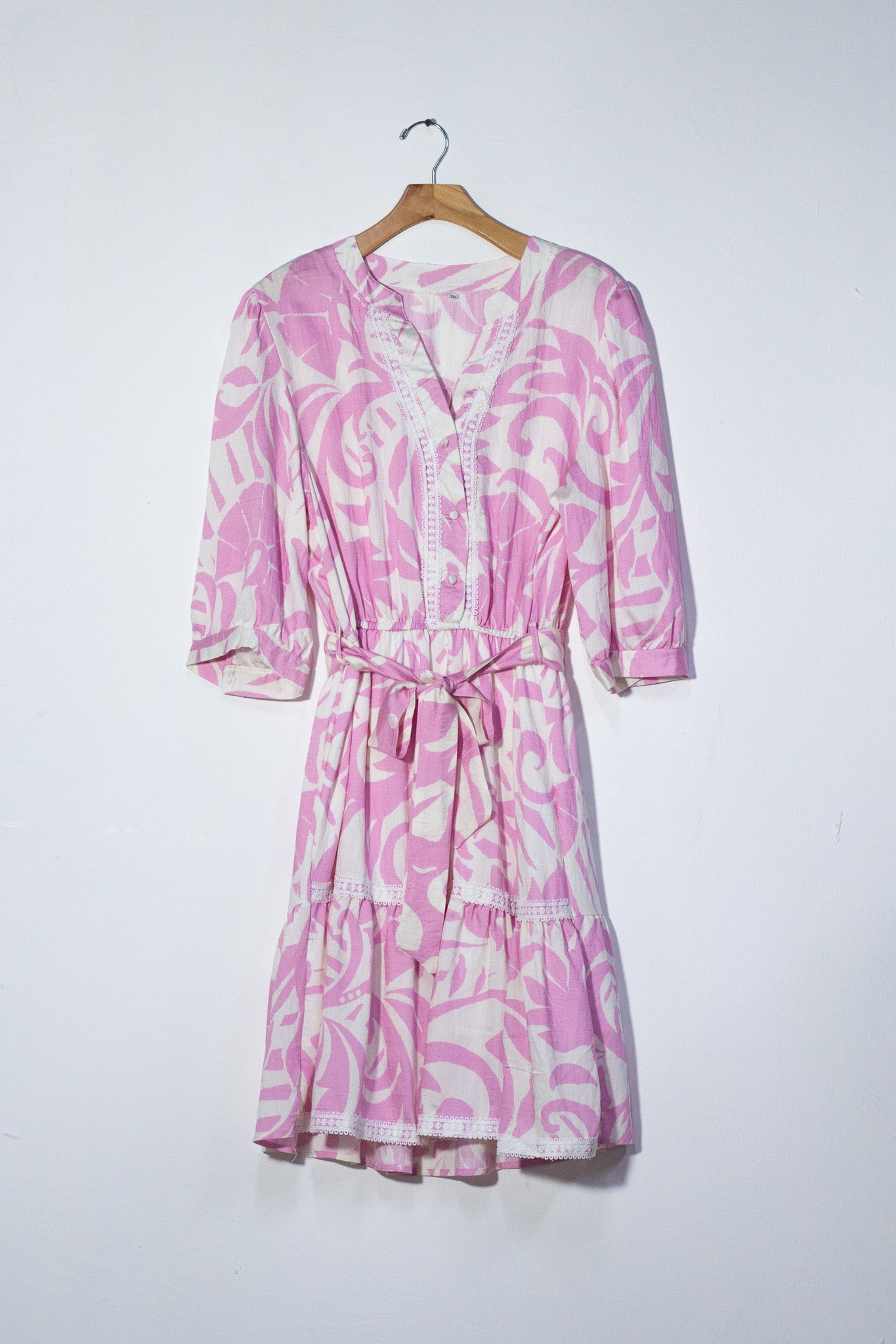 Vestido estampado c/lazo rosa