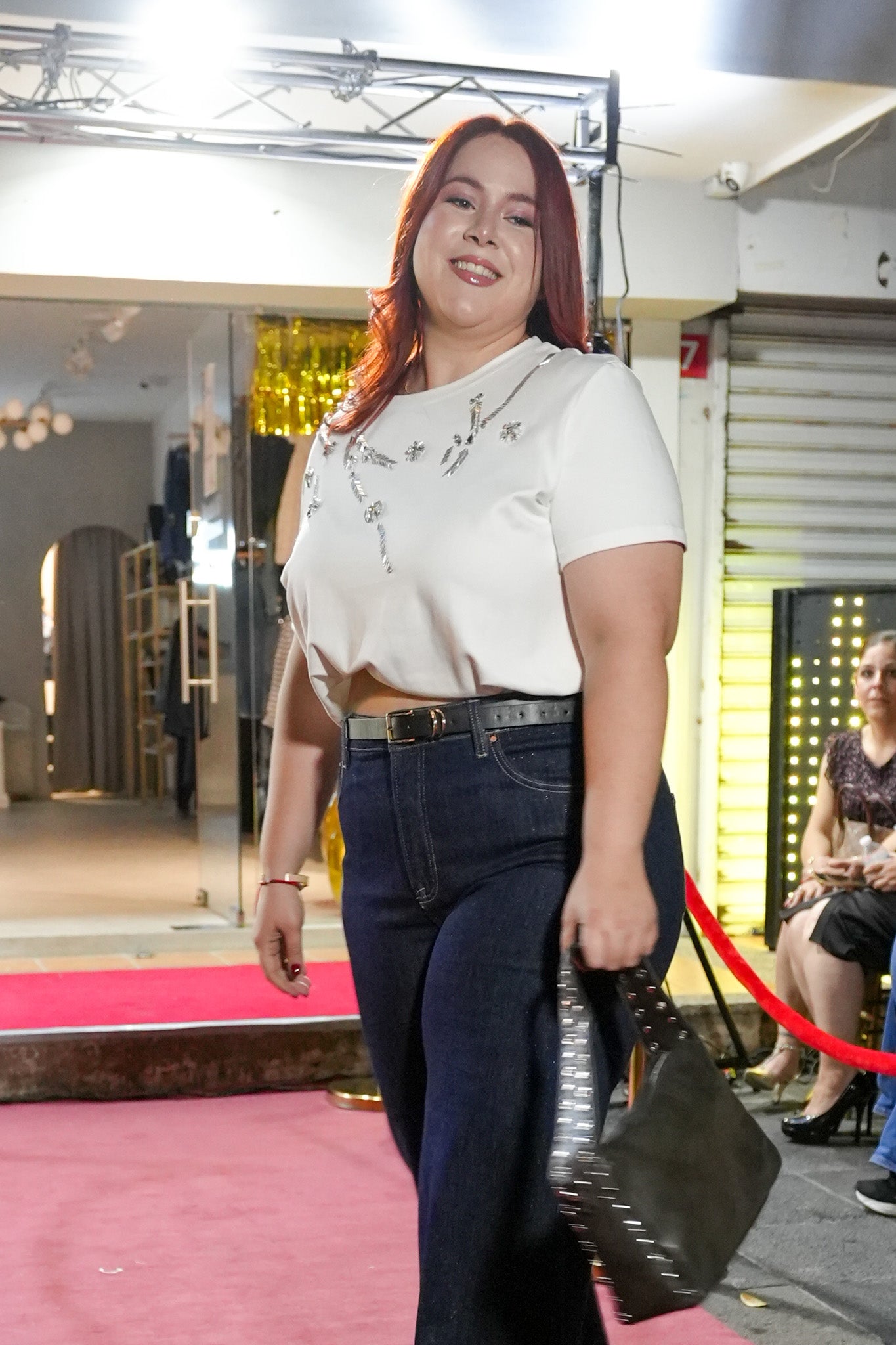 Blusa con piedras blanca