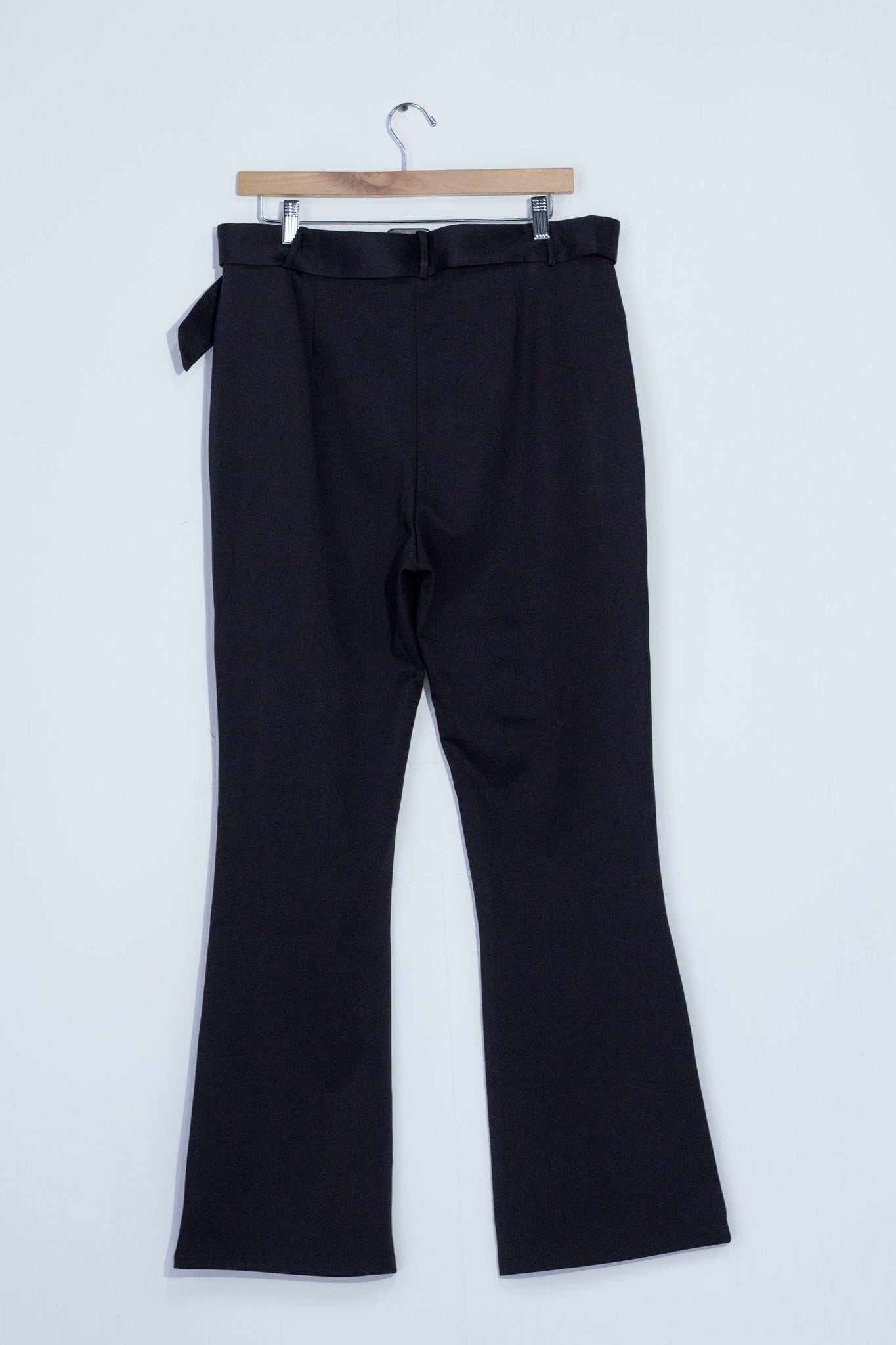 Pantalon recto c/cinto negro