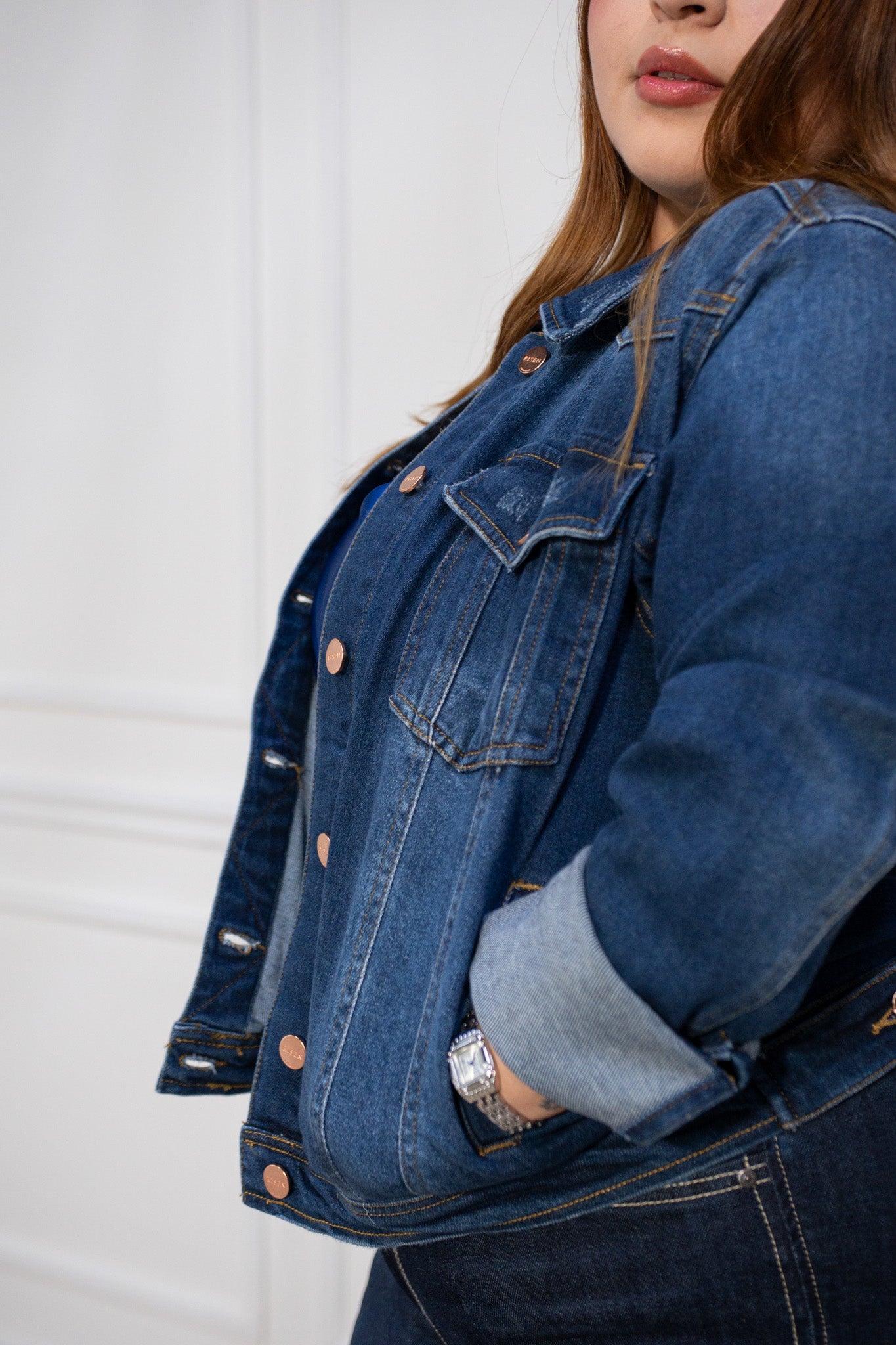 Chamarra denim c/bolsas osc