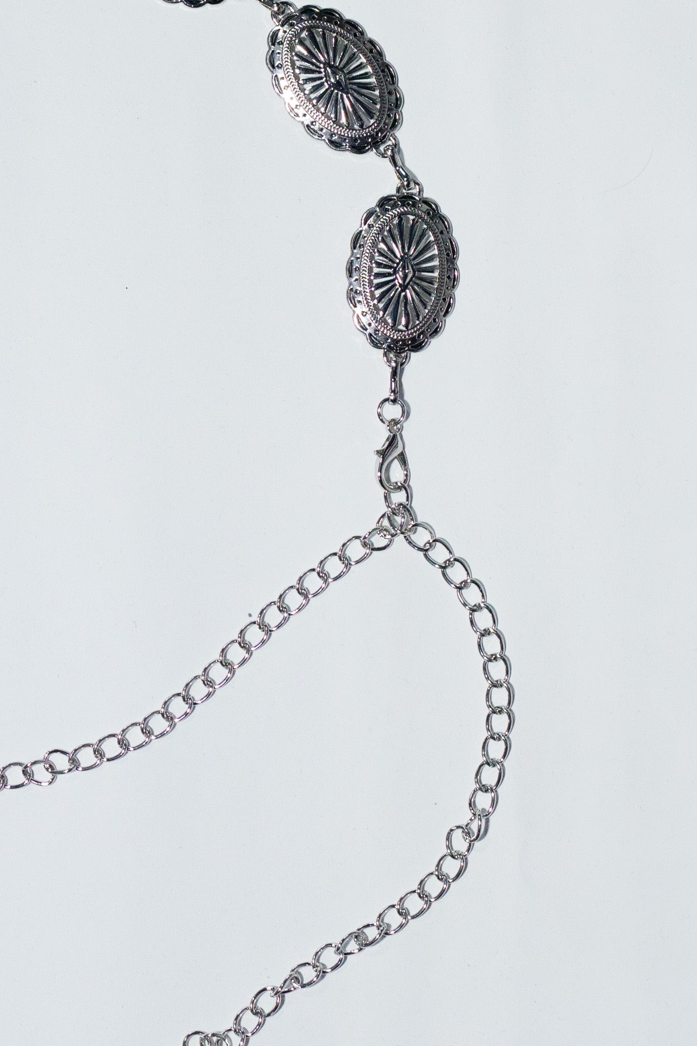 Cinto cadena medallas doradas