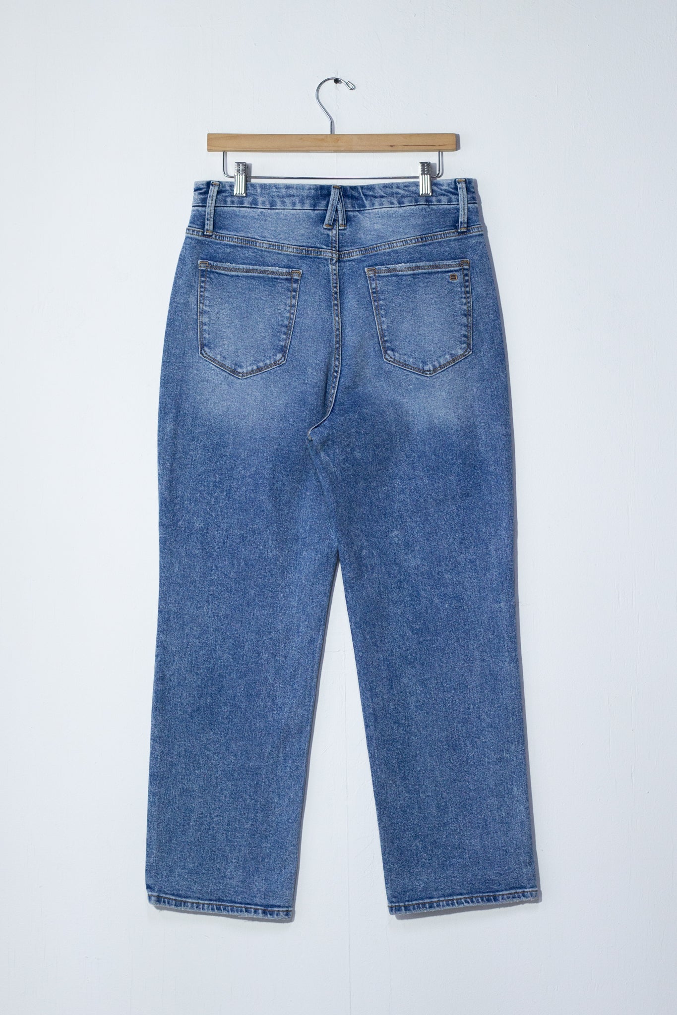 Jeans tiro alto recto claro