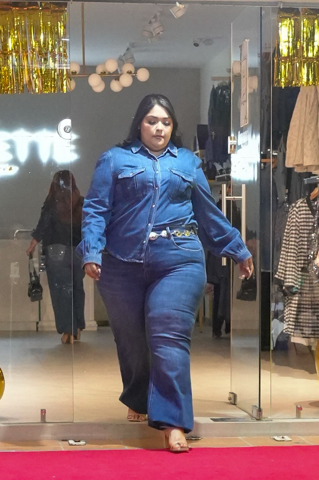 Jeans campana liso osc