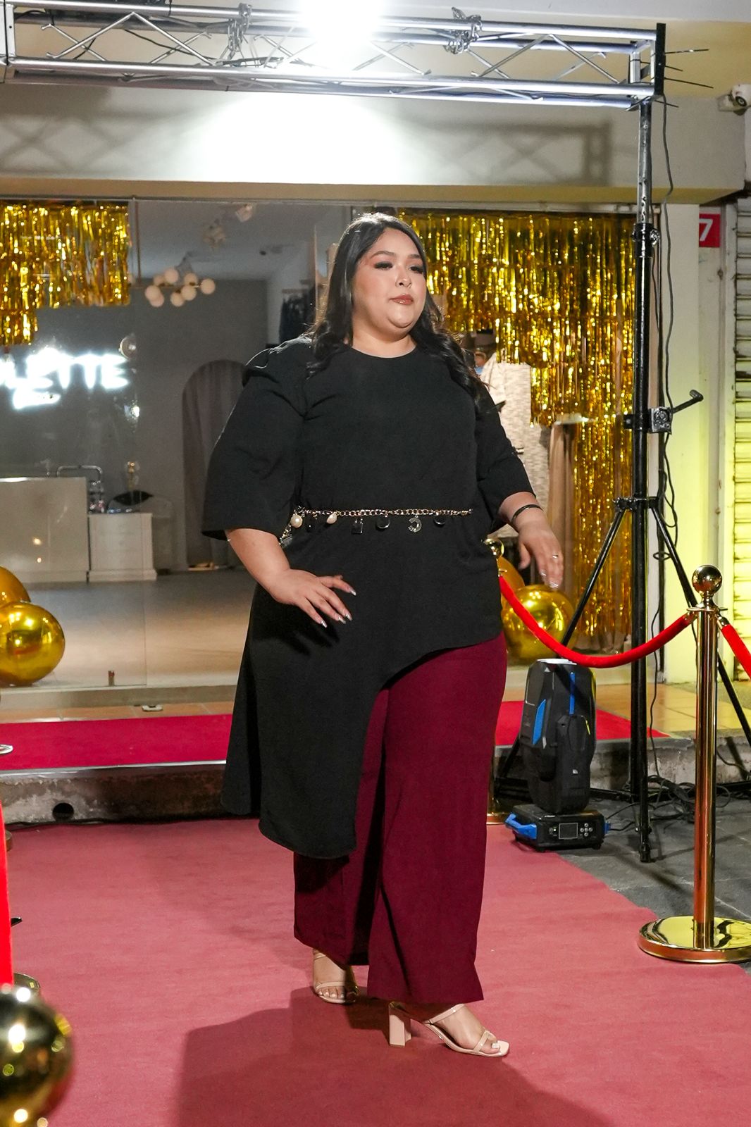 Pantalon tipo palazzo recto tinto