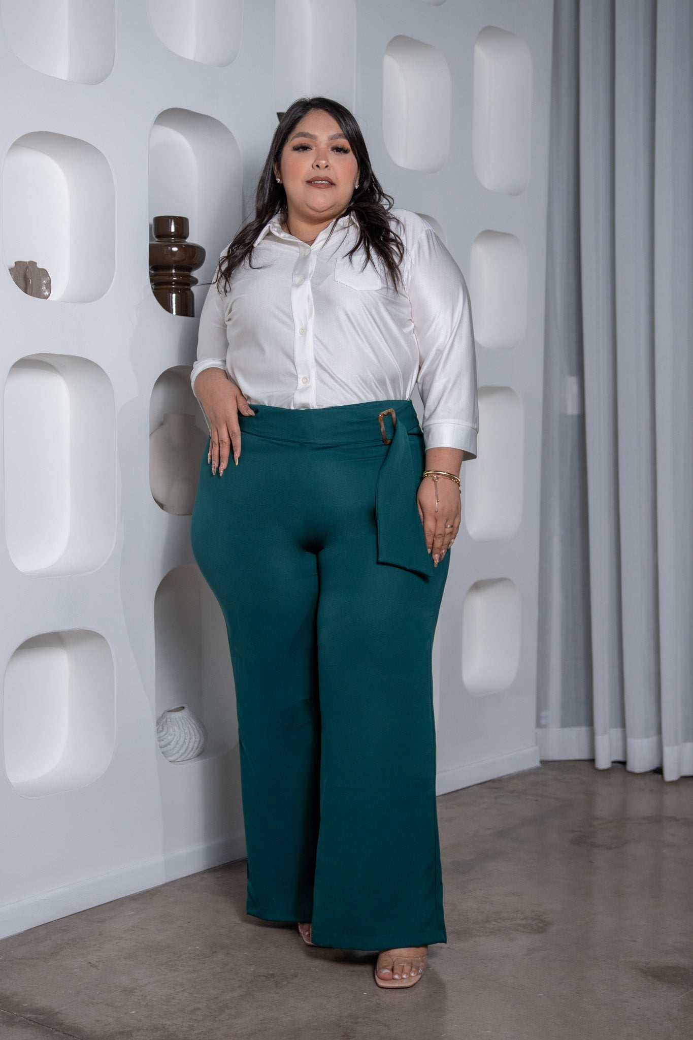 pantalon tipo palazo con cinto