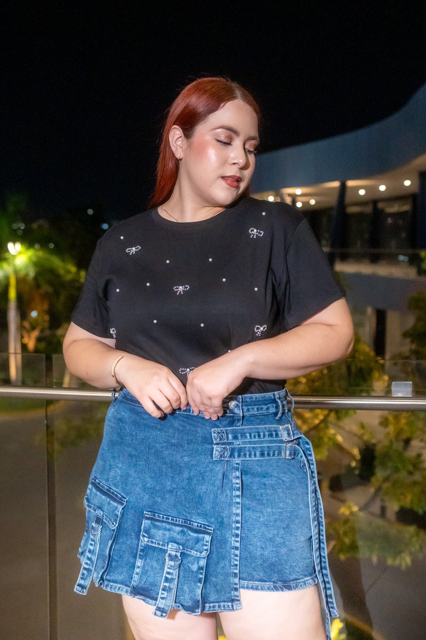 Blusa detalles moños y perlas