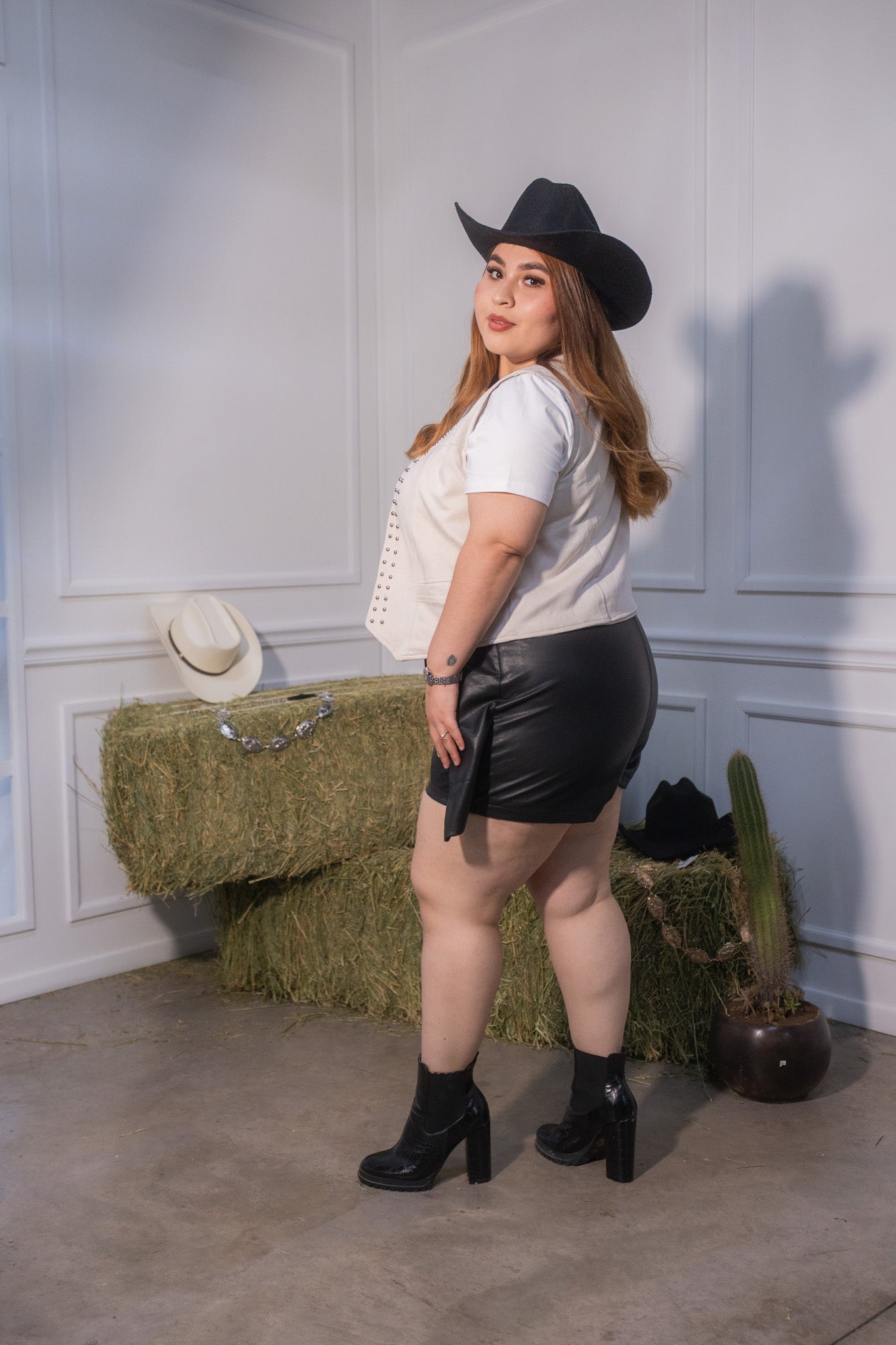 Short falda vinipiel