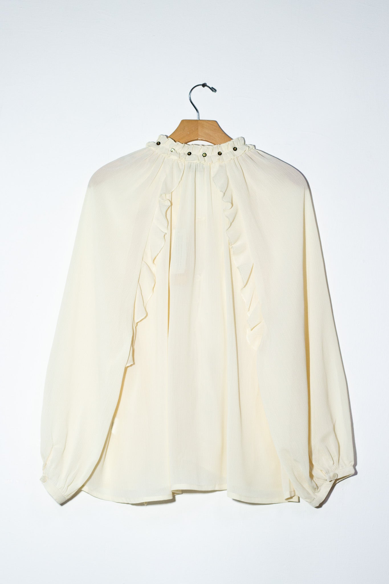 Blusa bohemia con escarolas bei
