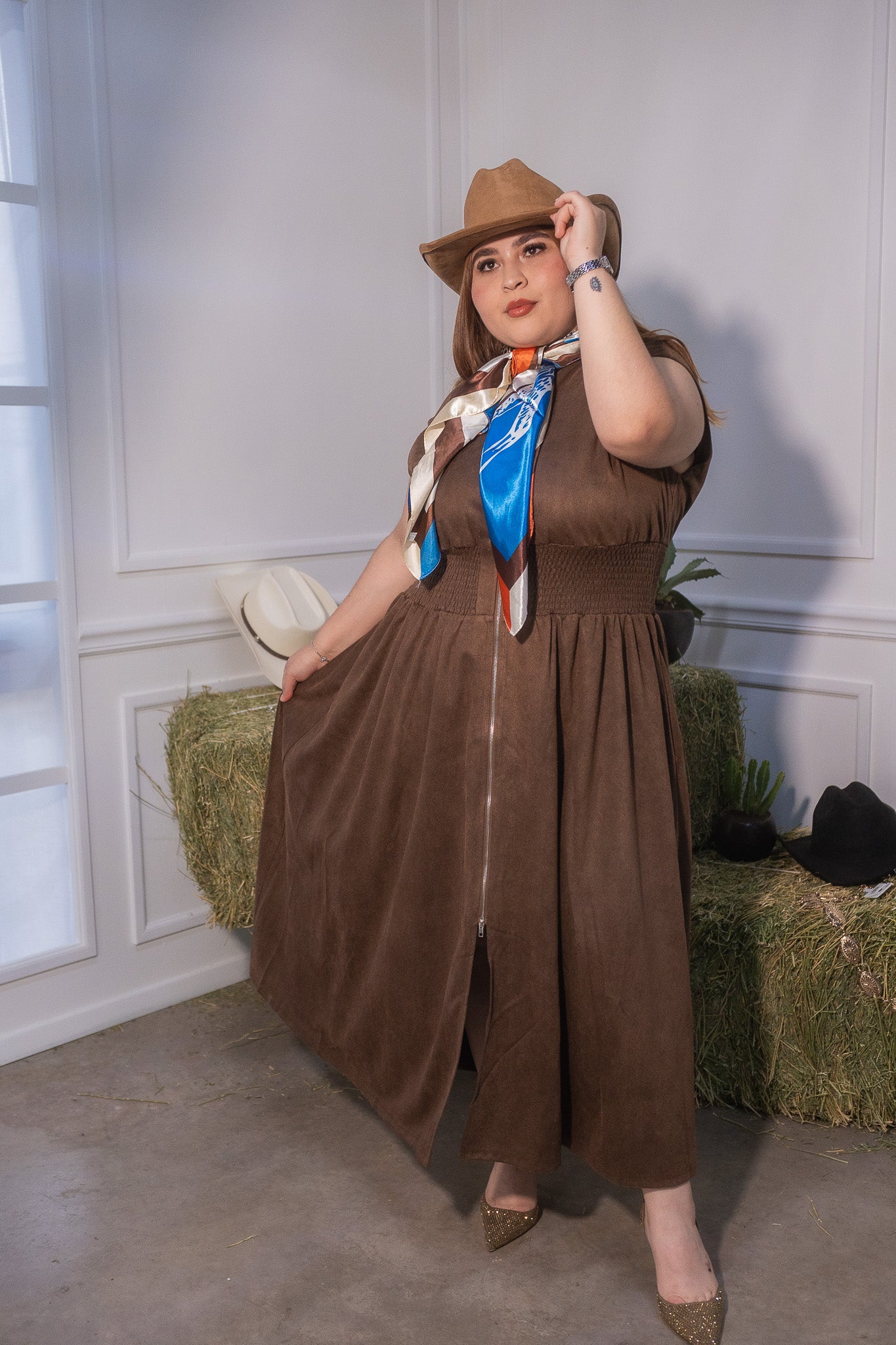 Vestido con ziper frontal pana cafe